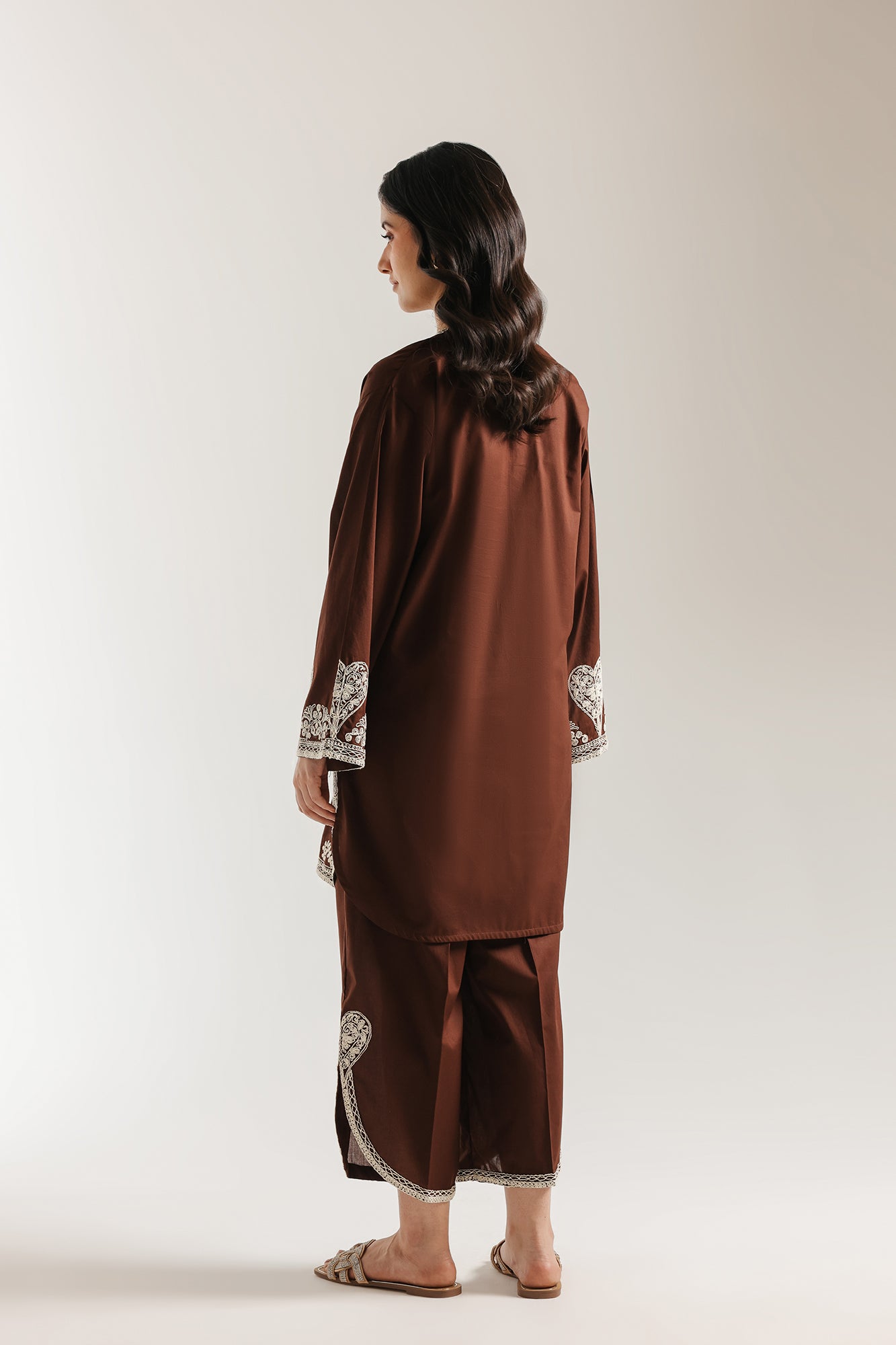 EMBROIDERED SUIT (E7777/102/801)