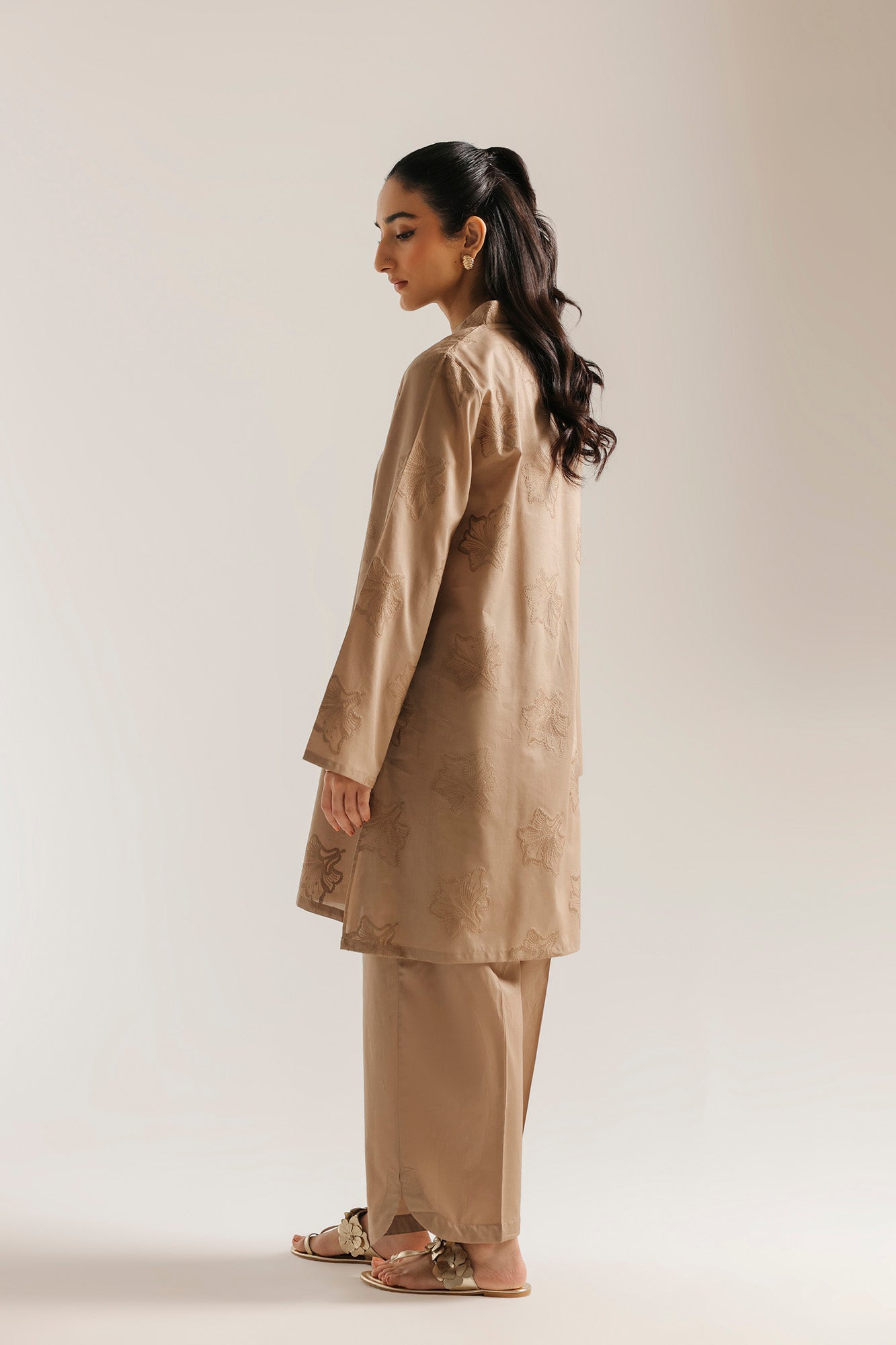 EMBROIDERED SUIT (E7801/102/820)