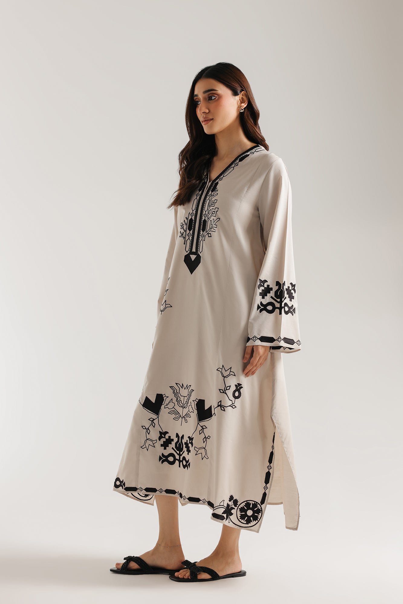 EMBROIDERED SHIRT (E7812/102/006)