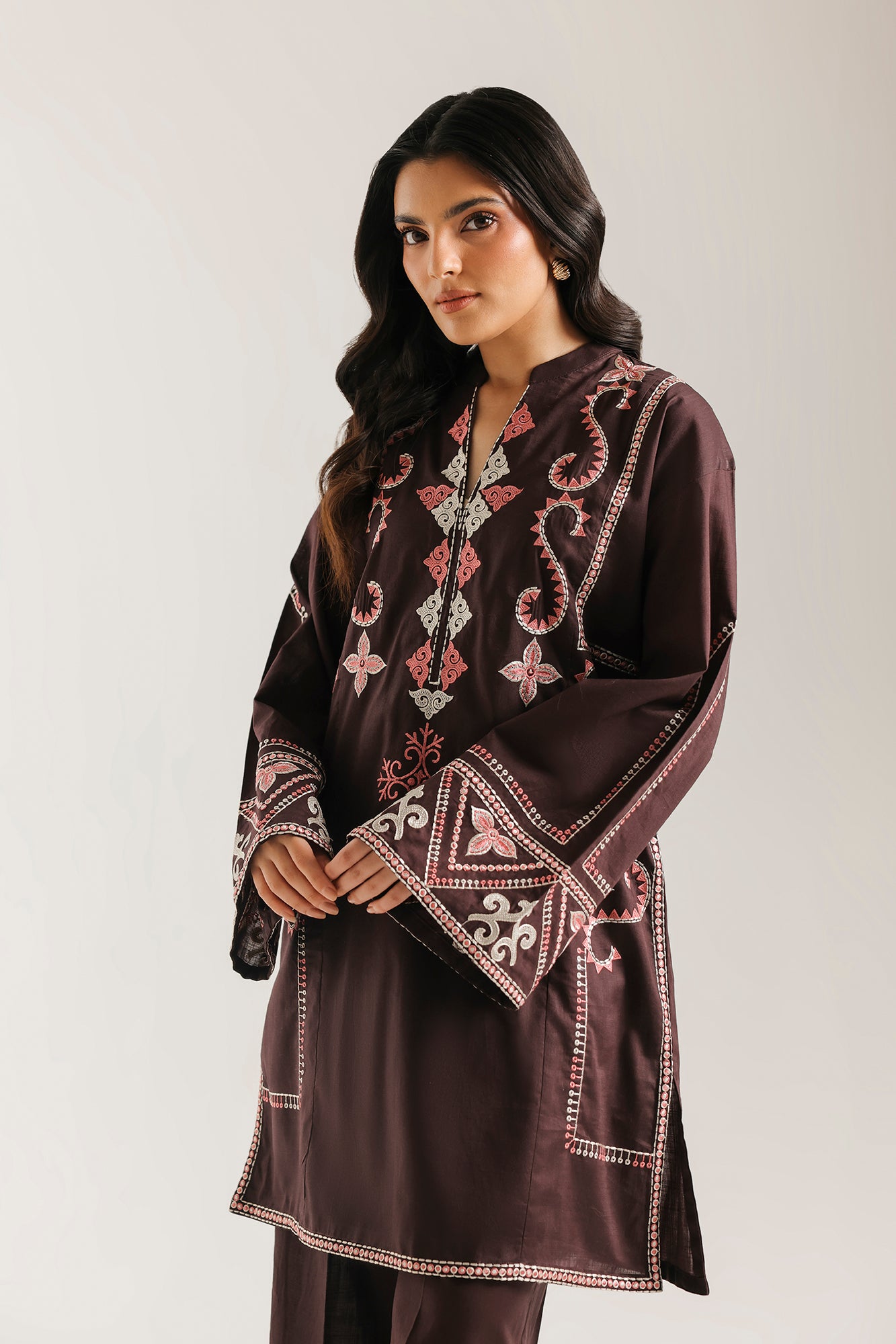 EMBROIDERED SUIT (E7814/102/318)