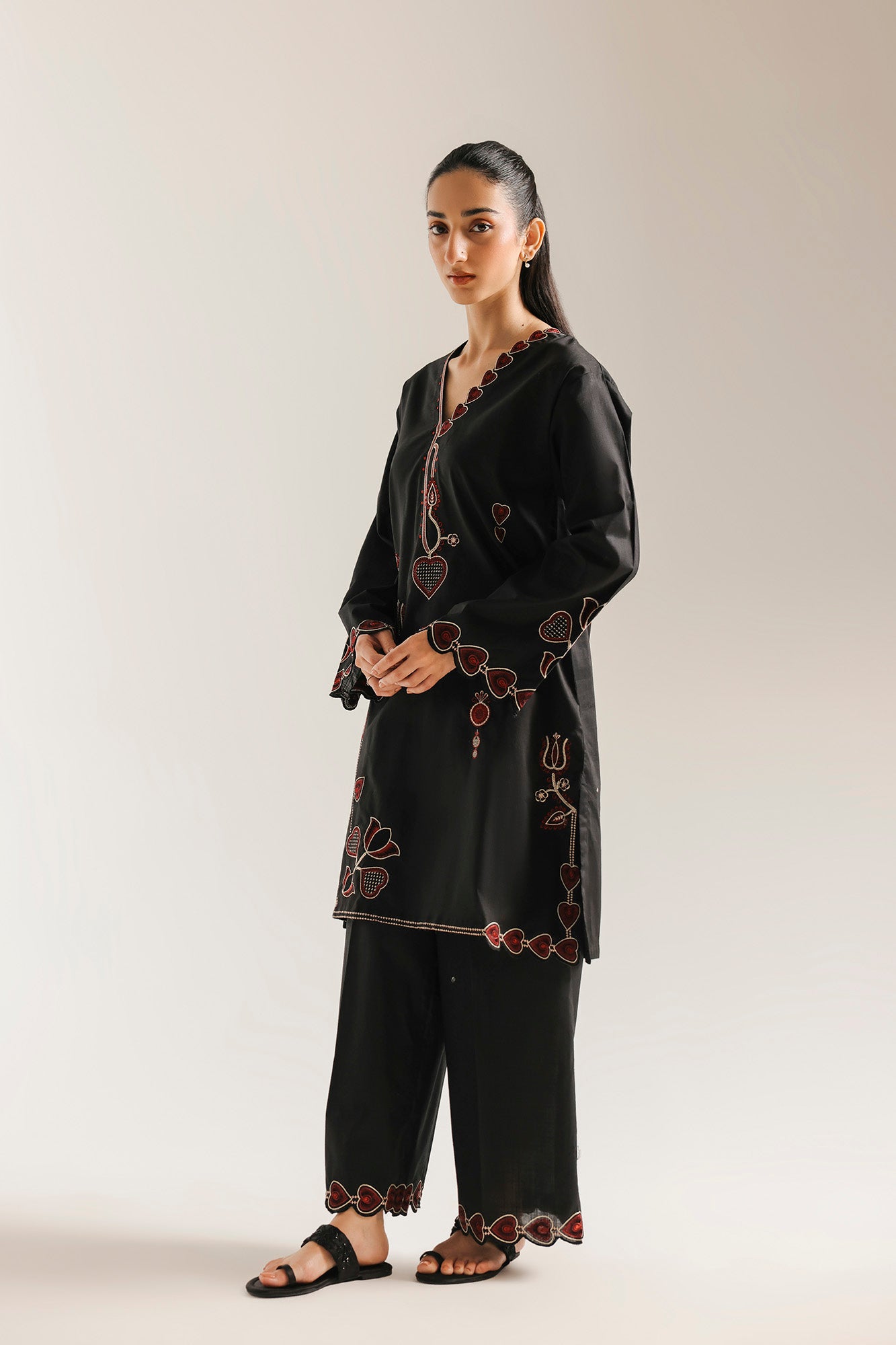 EMBROIDERED SUIT (E7815/102/901)