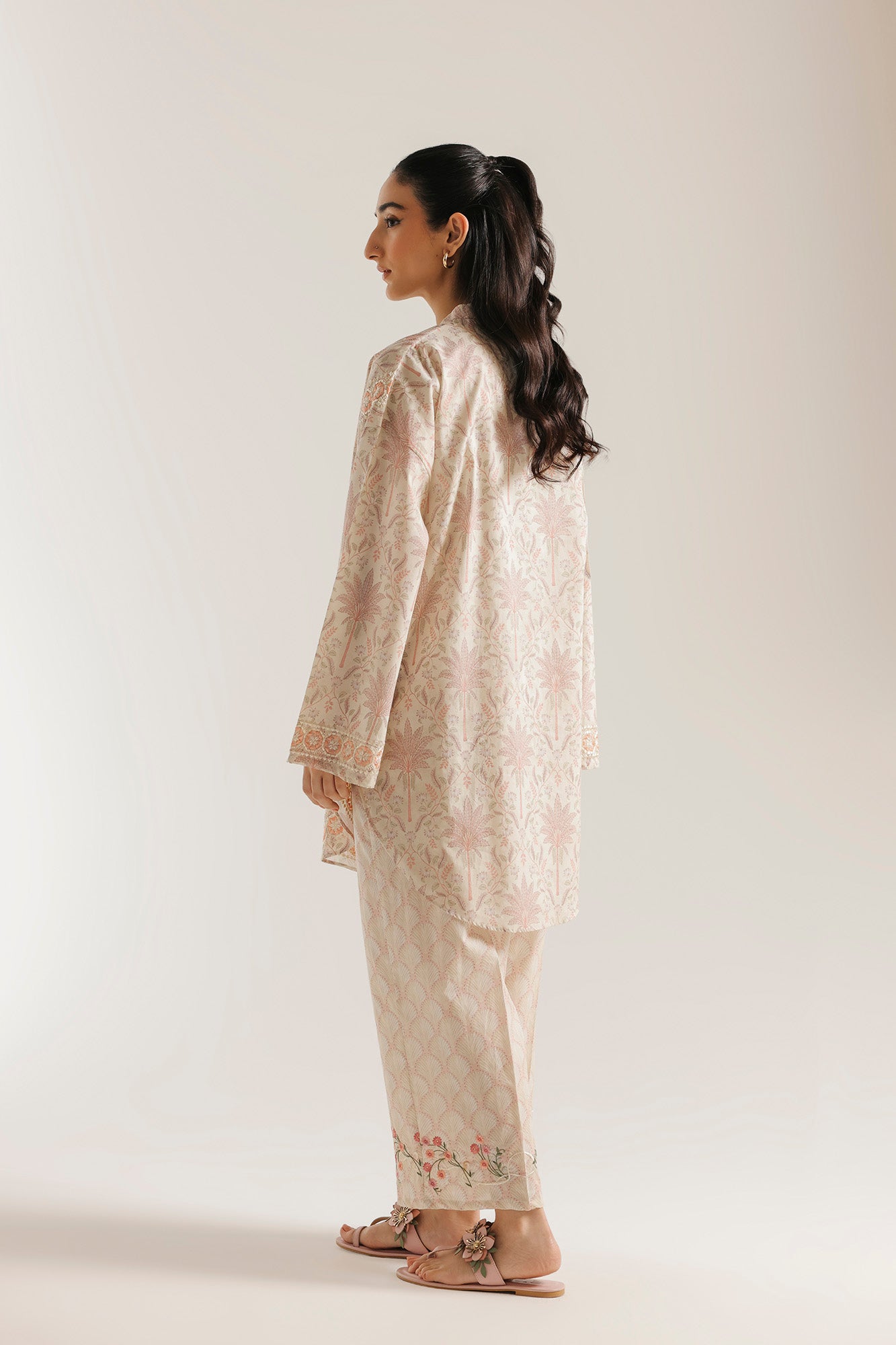 EMBROIDERED SUIT (E7834/102/005)