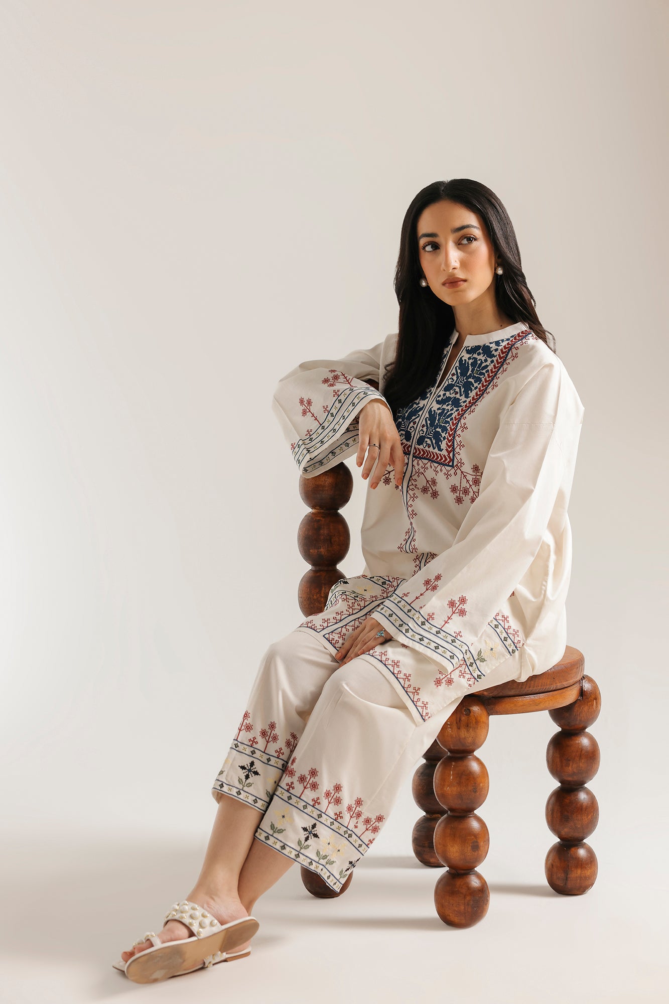 EMBROIDERED SUIT (E7838/102/002)