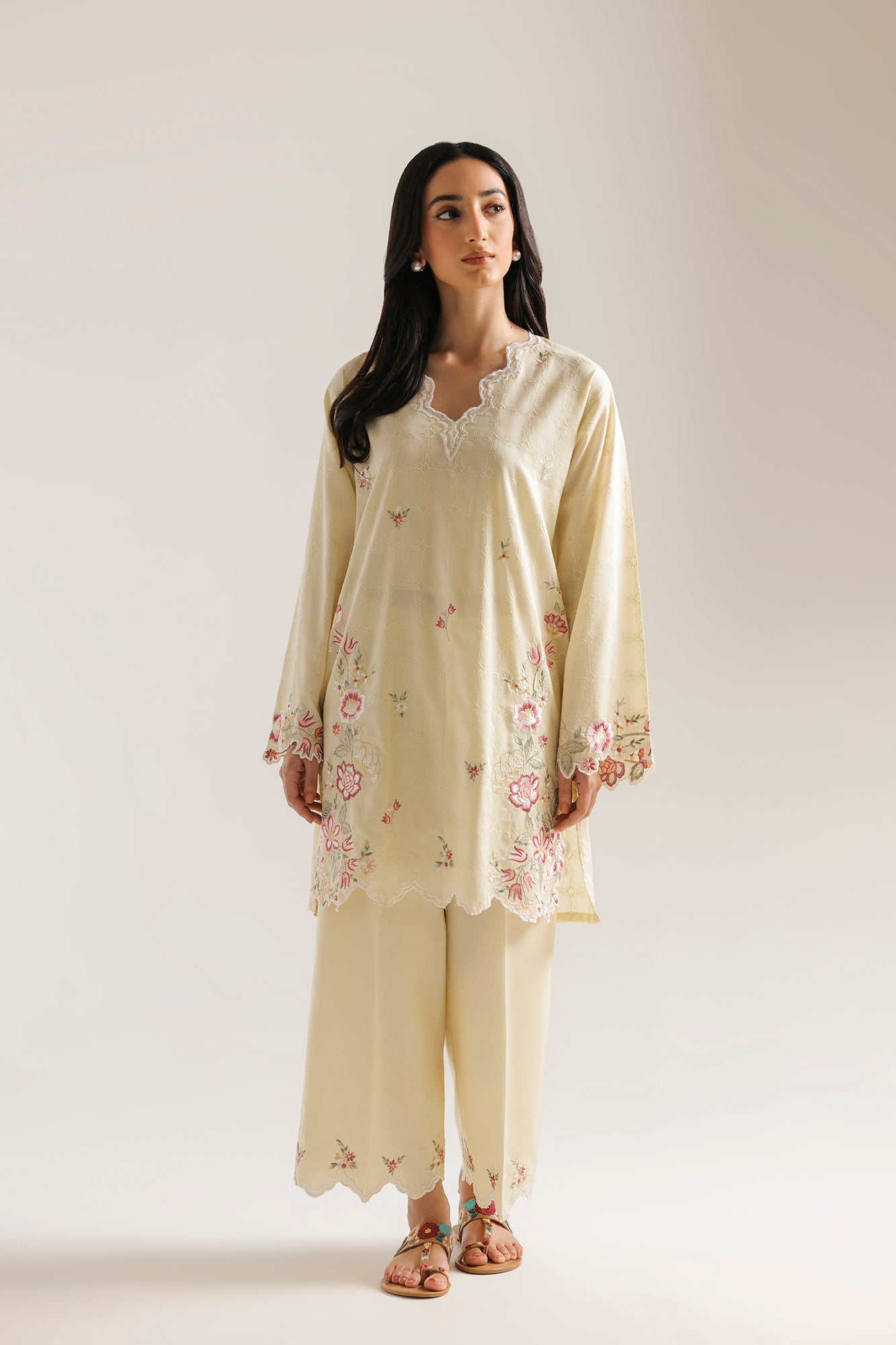 EMBROIDERED SUIT (E7847/102/110)