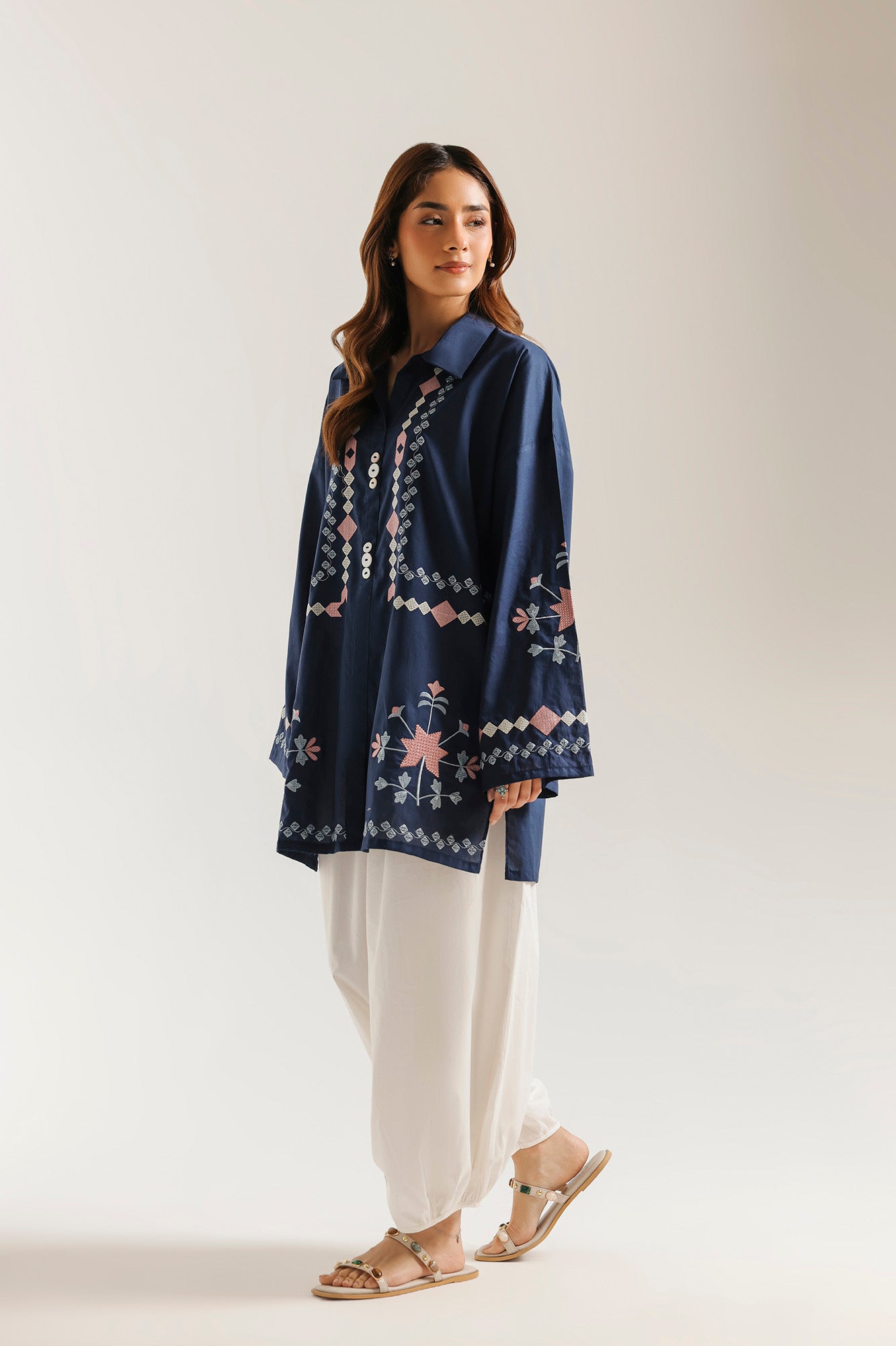 EMBROIDERED KURTI (E7958/102/627)