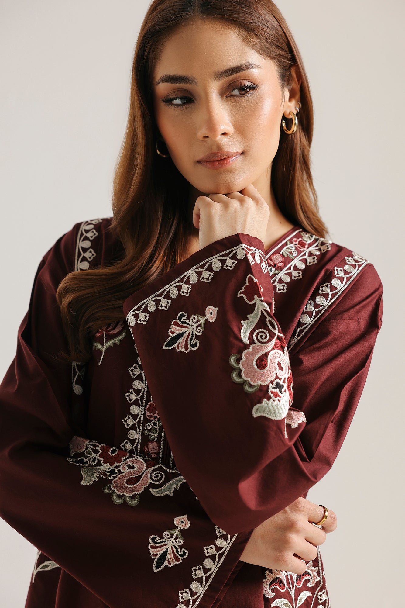 EMBROIDERED SUIT (E8205/102/414)