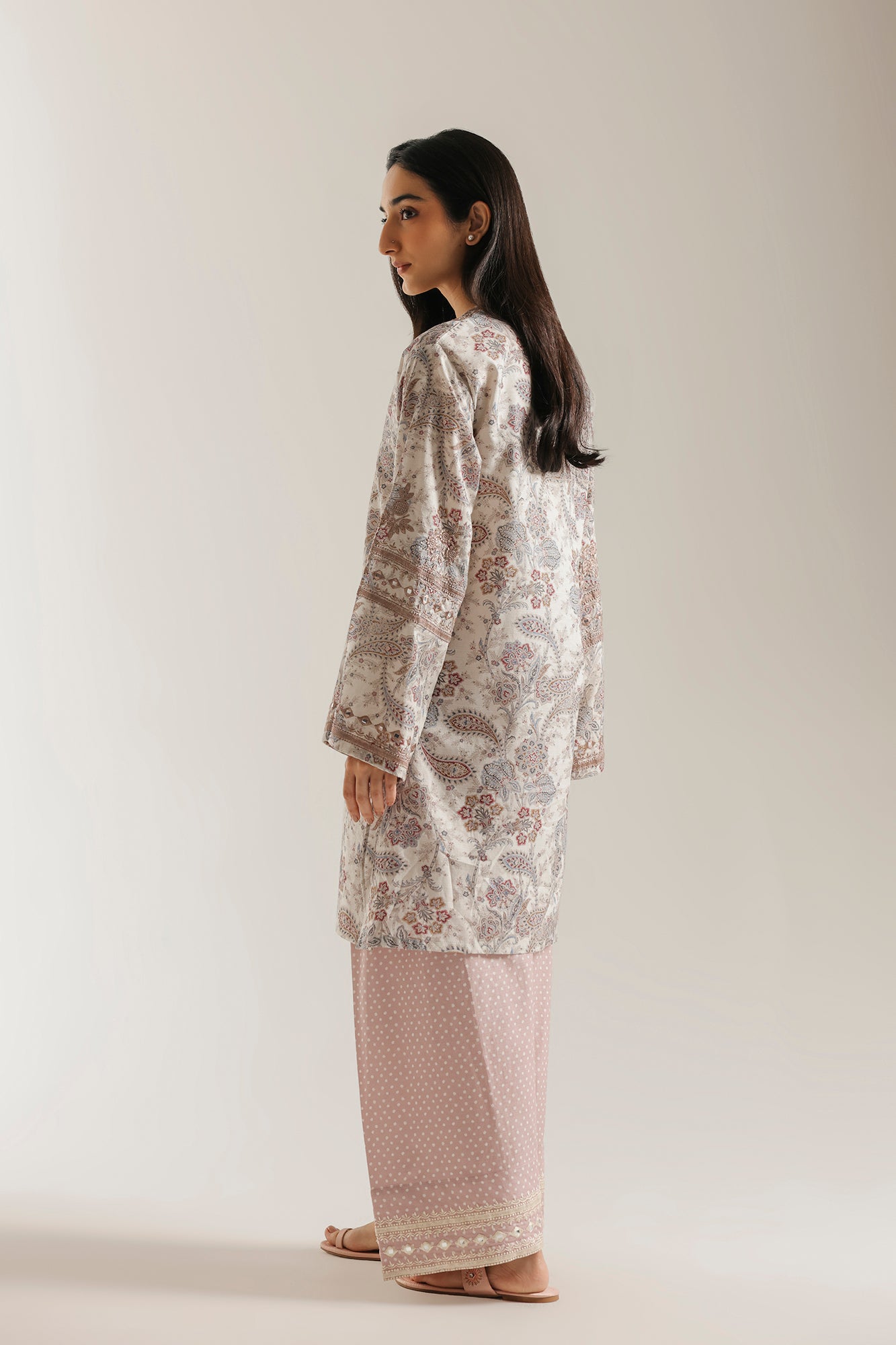 EMBROIDERED SUIT (E8227/102/006)