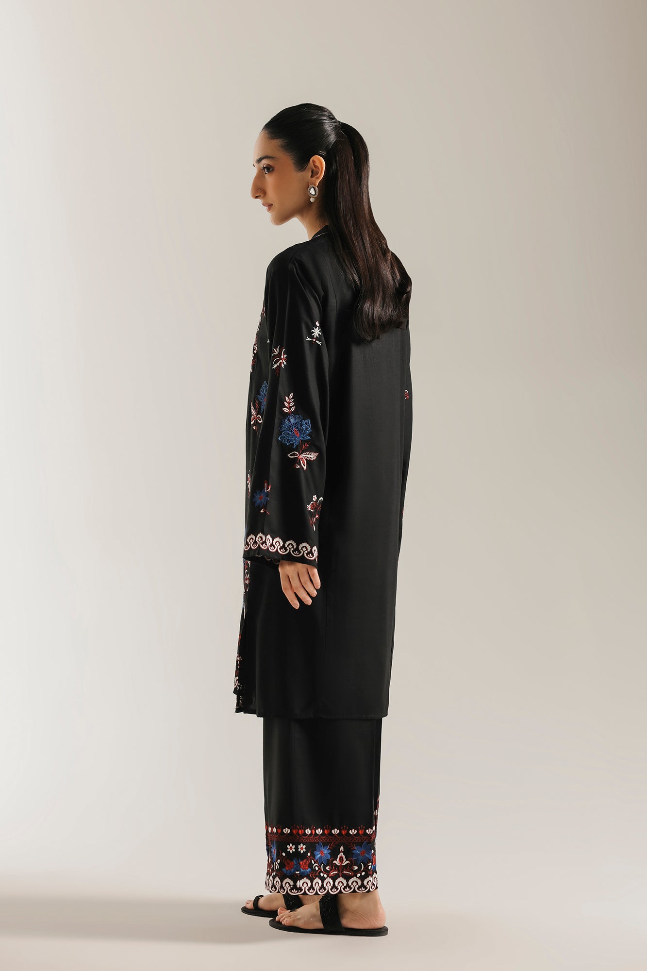 EMBROIDERED SUIT (E8246/102/902)