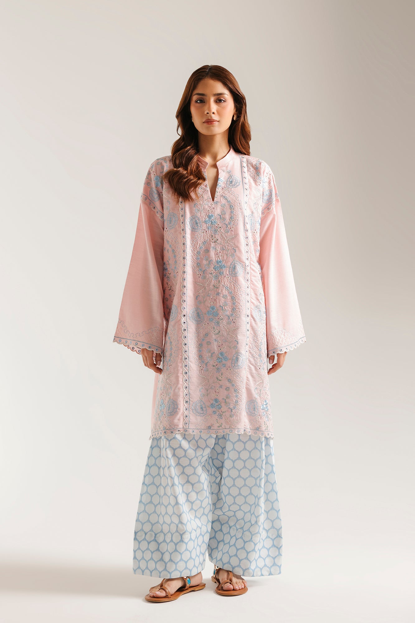 EMBROIDERED SUIT (E8276/102/328)