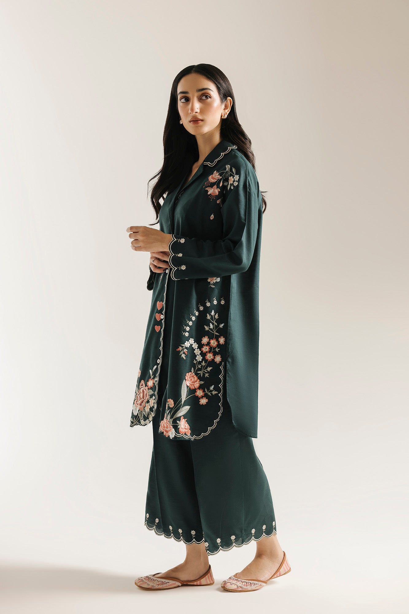 EMBROIDERED SUIT (E8280/102/706)