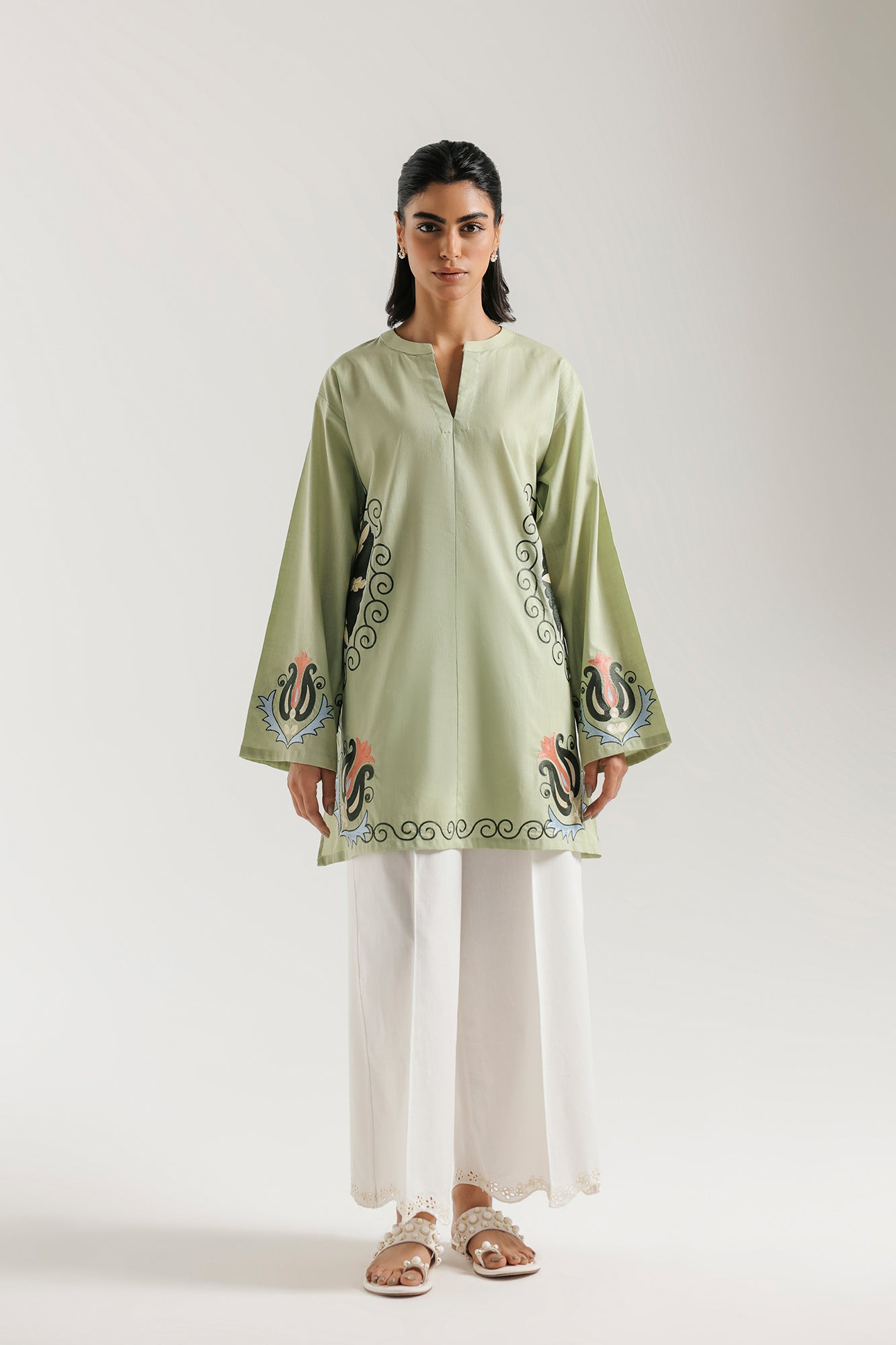 EMBROIDERED KURTI (E8425/102/130)