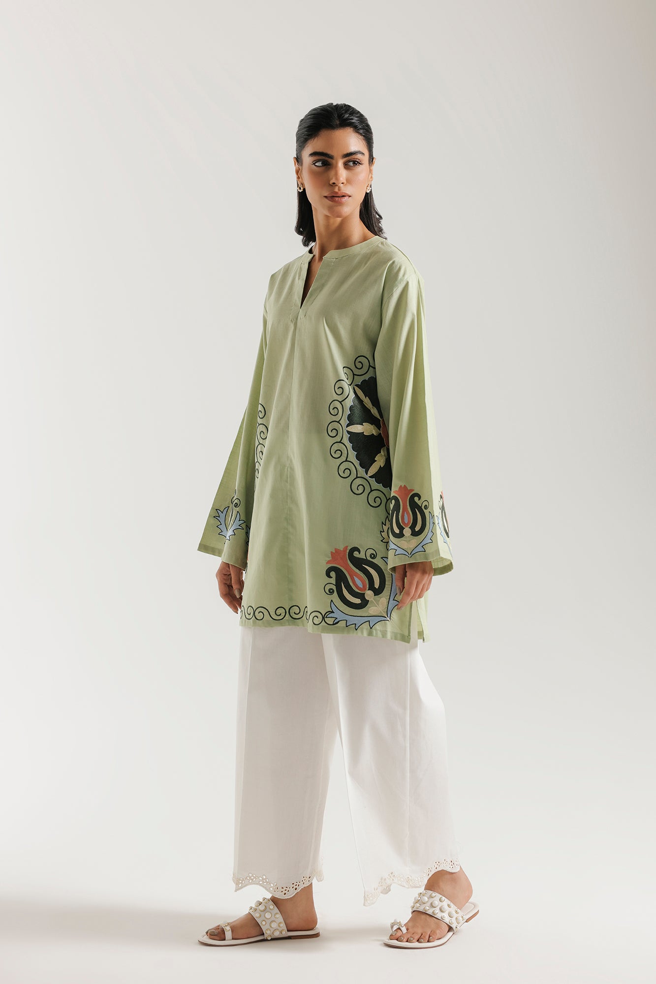 EMBROIDERED KURTI (E8425/102/130)