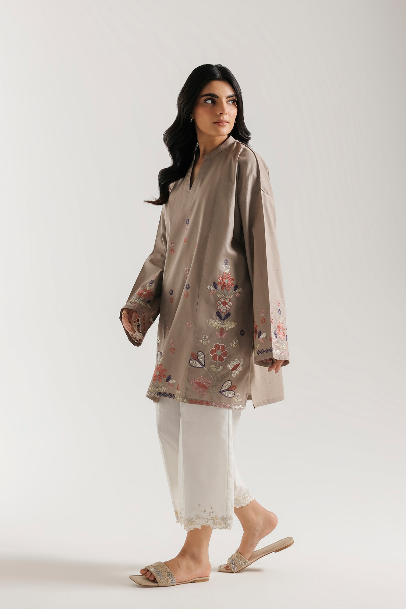 EMBROIDERED KURTI (E8426/102/007)