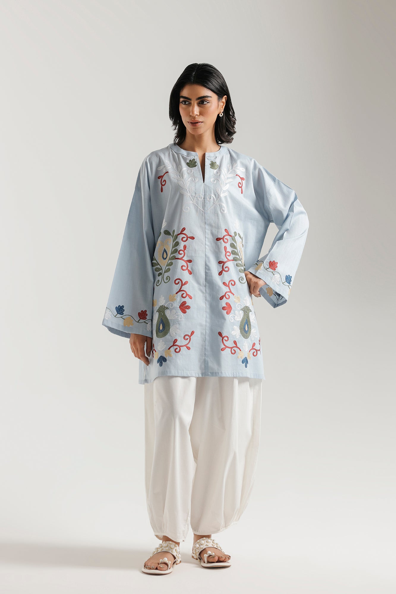 EMBROIDERED KURTI (E8429/102/617)