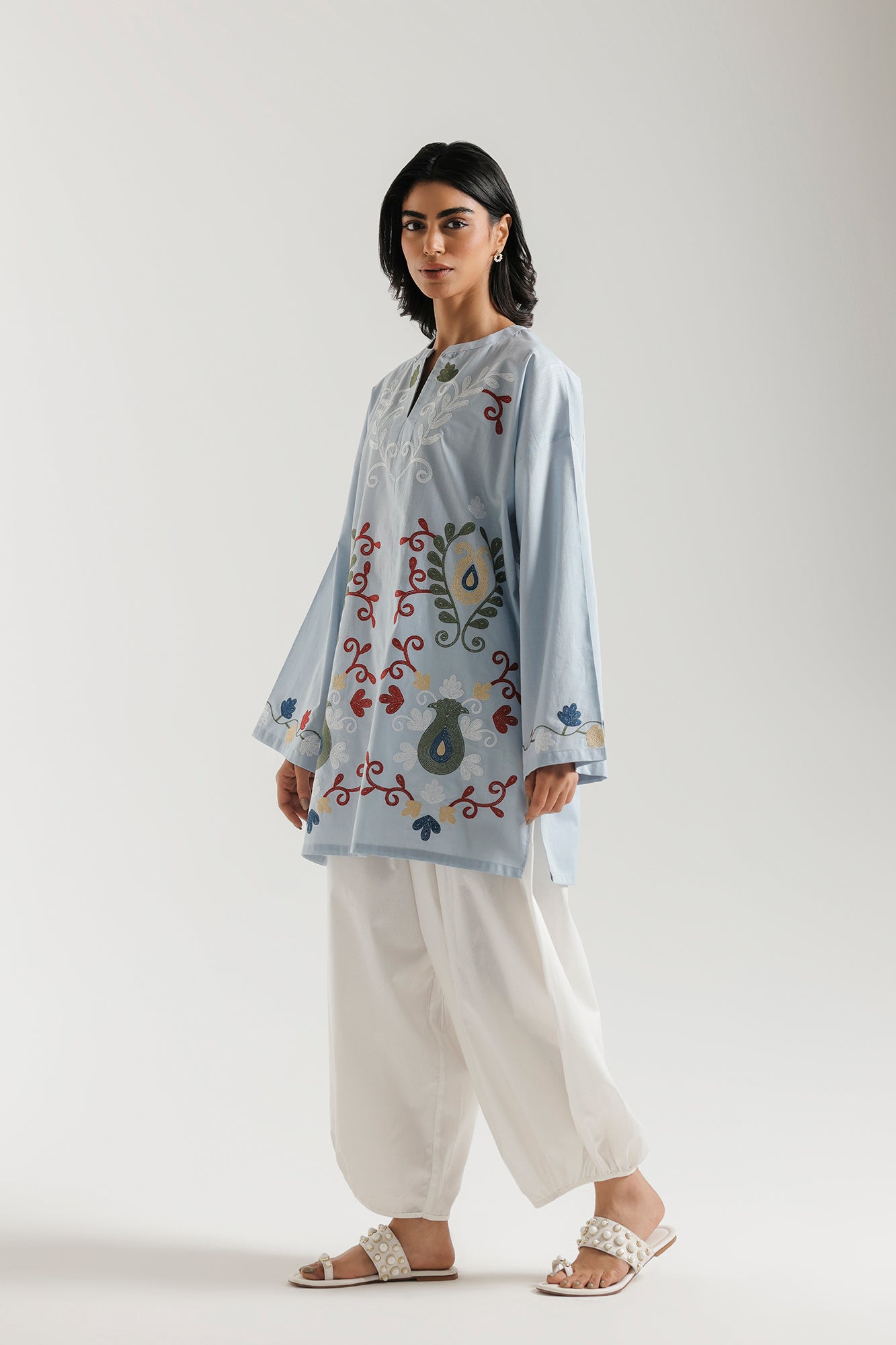 EMBROIDERED KURTI (E8429/102/617)