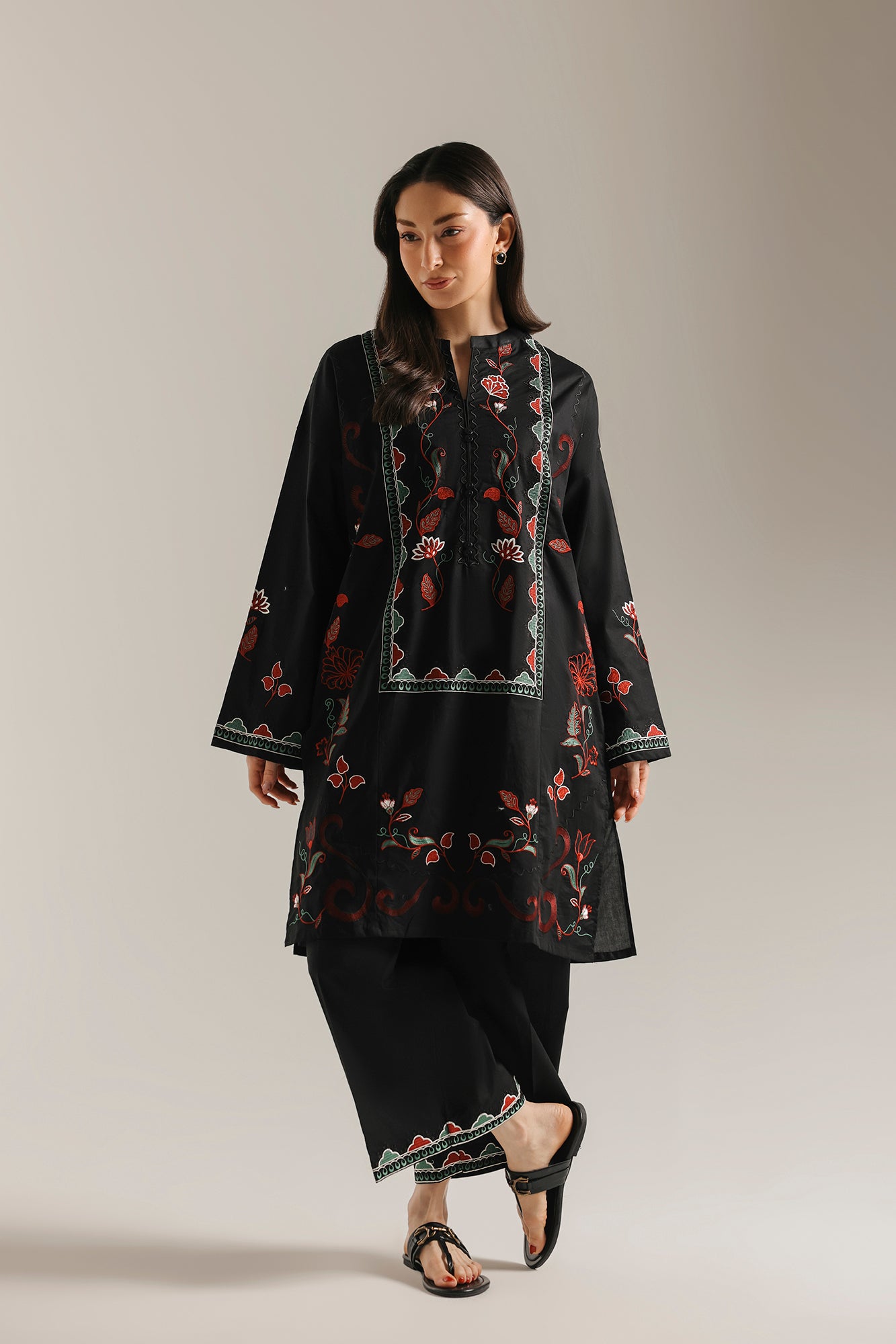 EMBROIDERED SUIT (E9240/102/902)