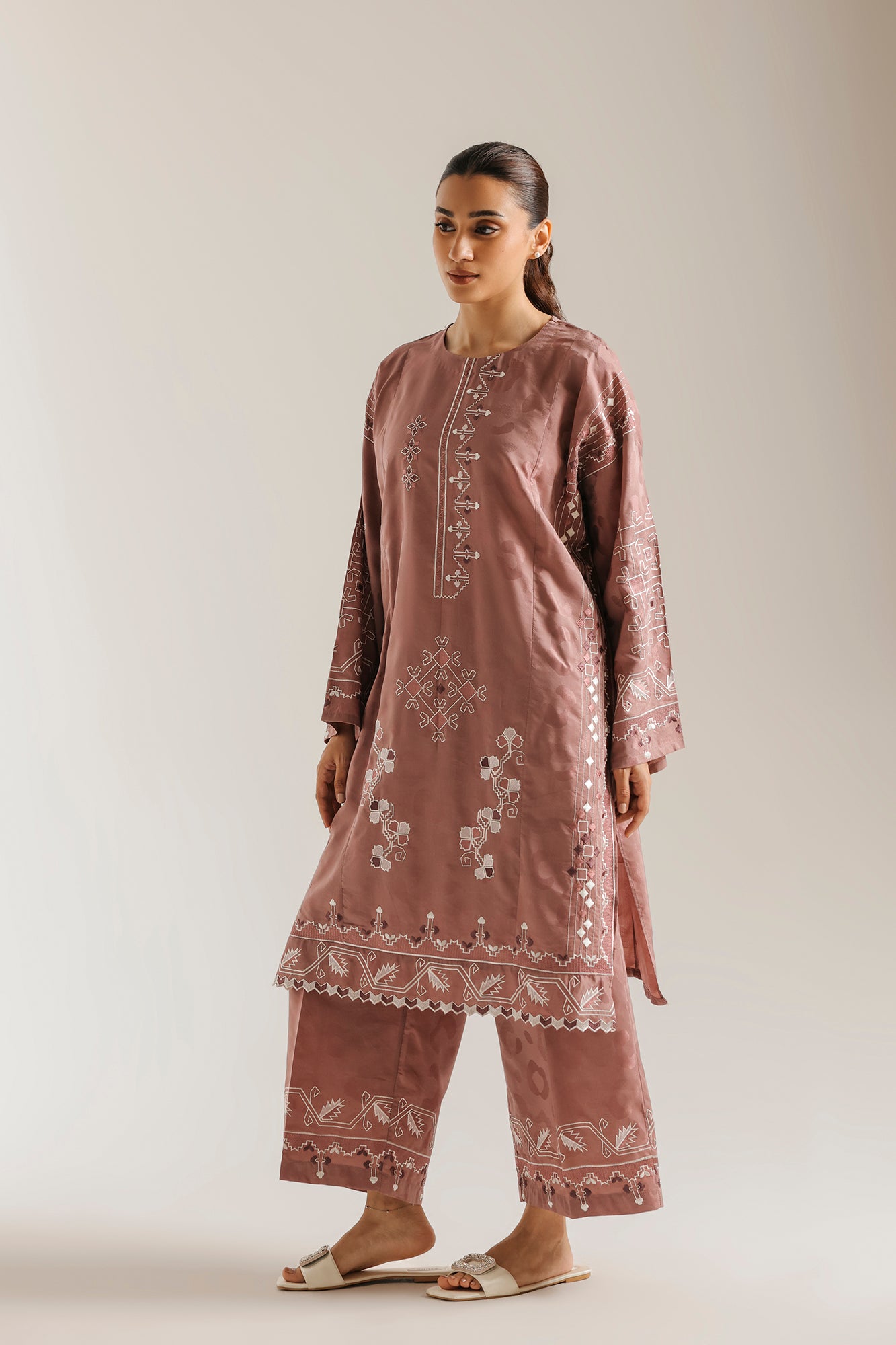 EMBROIDERED SUIT (E9304-102-527)