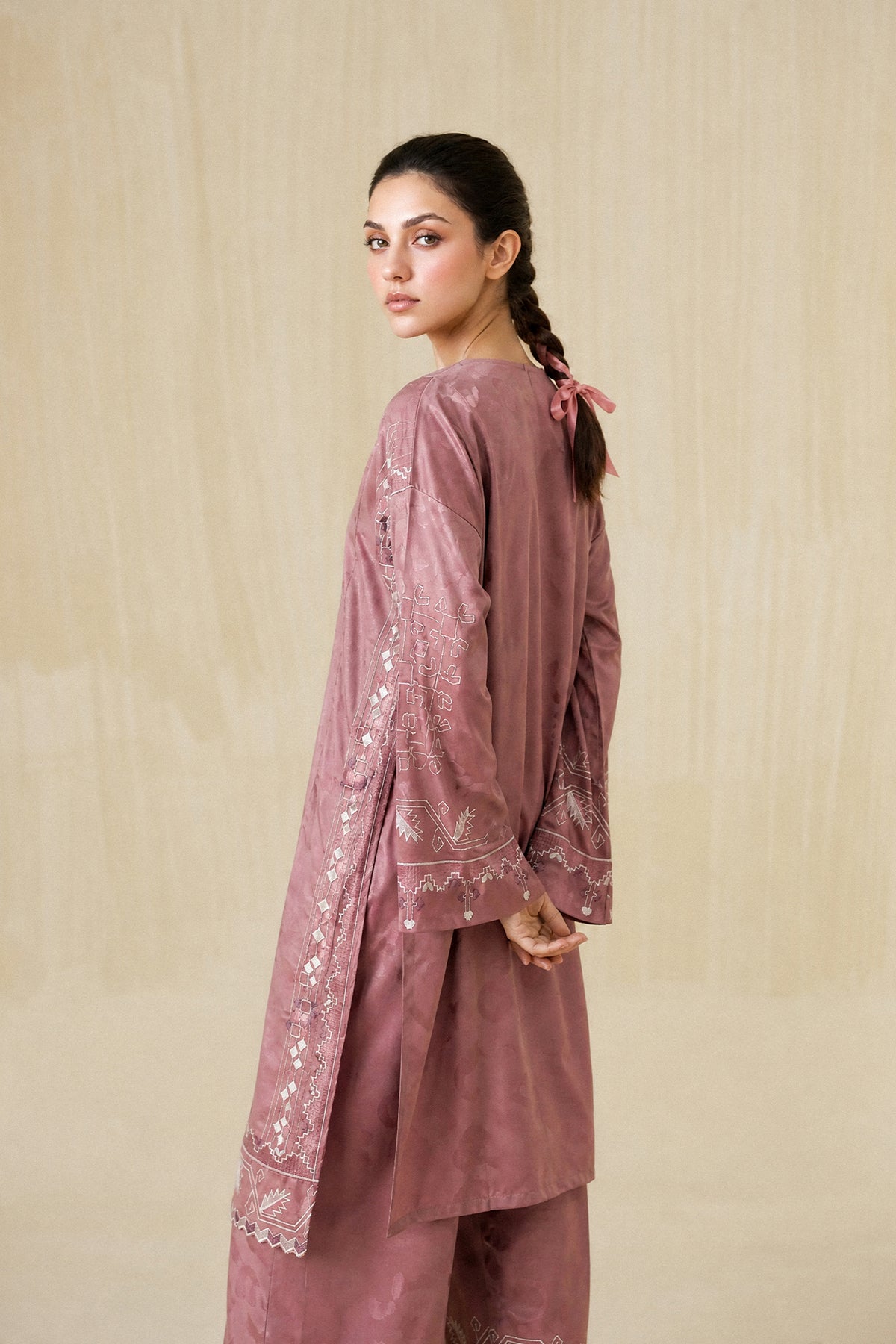 EMBROIDERED SUIT (E9304-102-527)