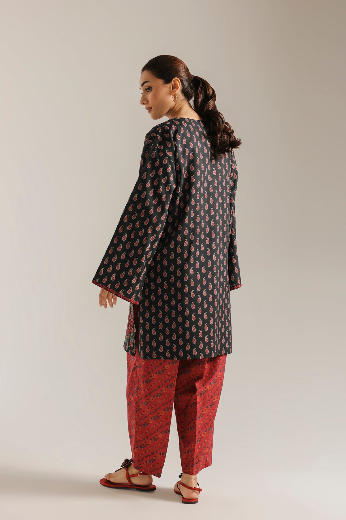 EMBROIDERED SUIT (E9392-102-902)
