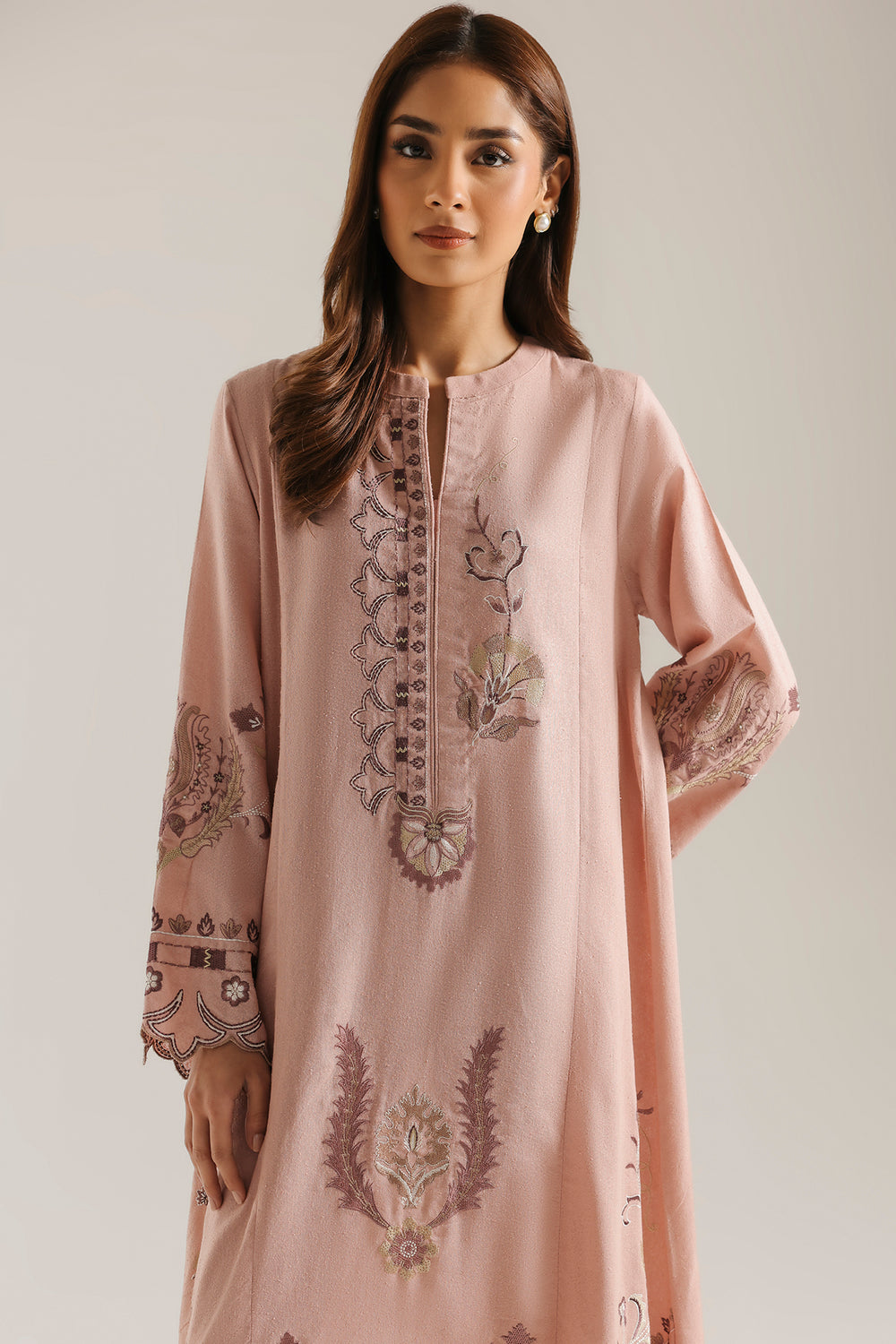 Ice Slit ETHNC WOMEN - WINTER COLLECTION 2026