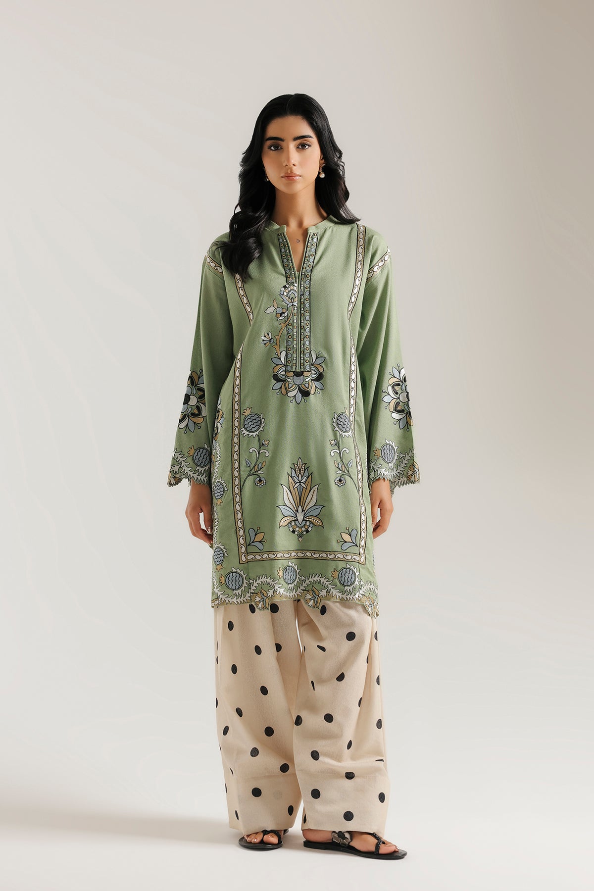 EMBROIDERED SUIT (E9410-102-130)