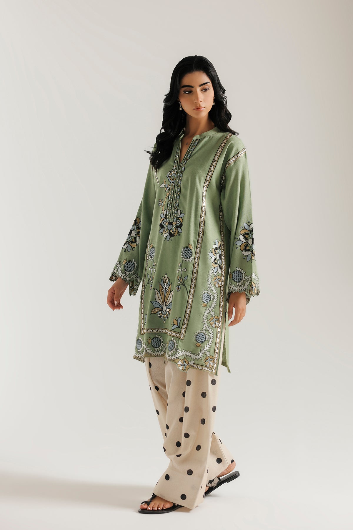 EMBROIDERED SUIT (E9410-102-130)