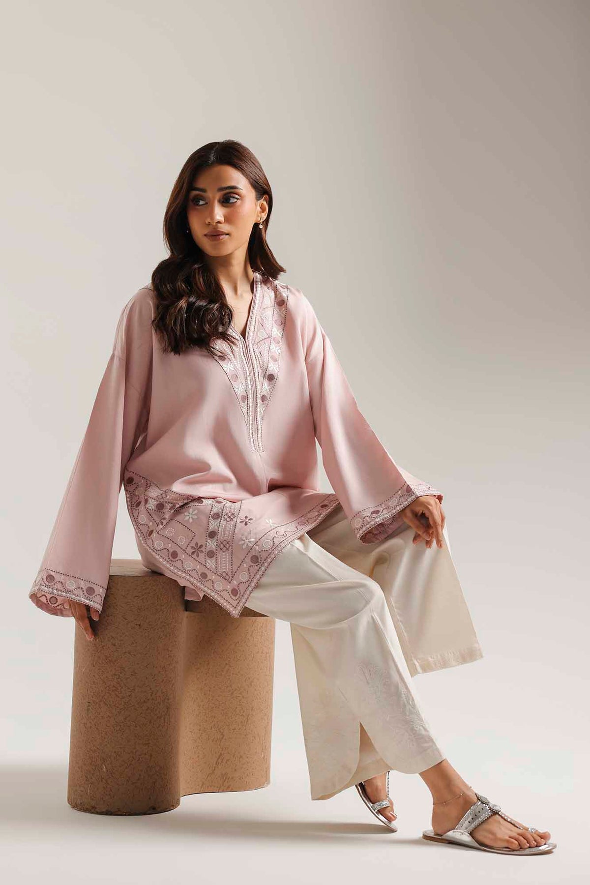 EMBROIDERED KURTI (E9602-102-427)