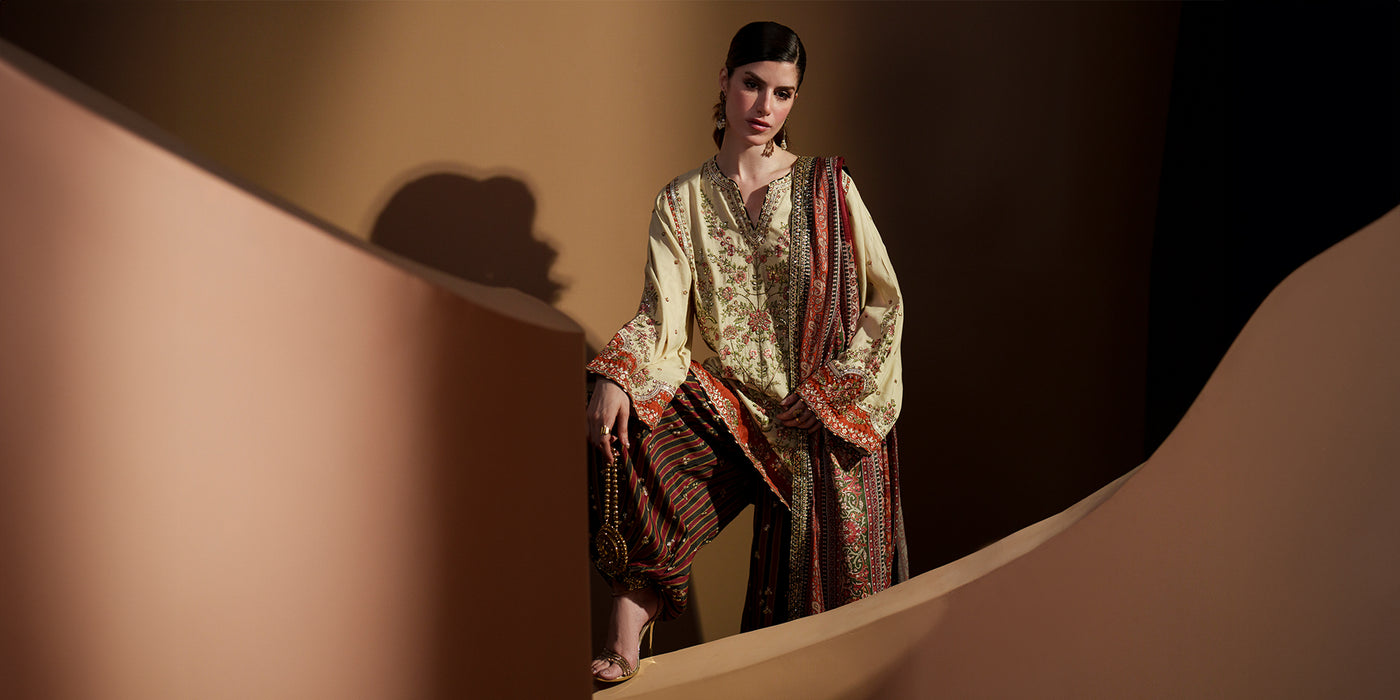 EMBROIDERED SUIT (E1137/104/005)