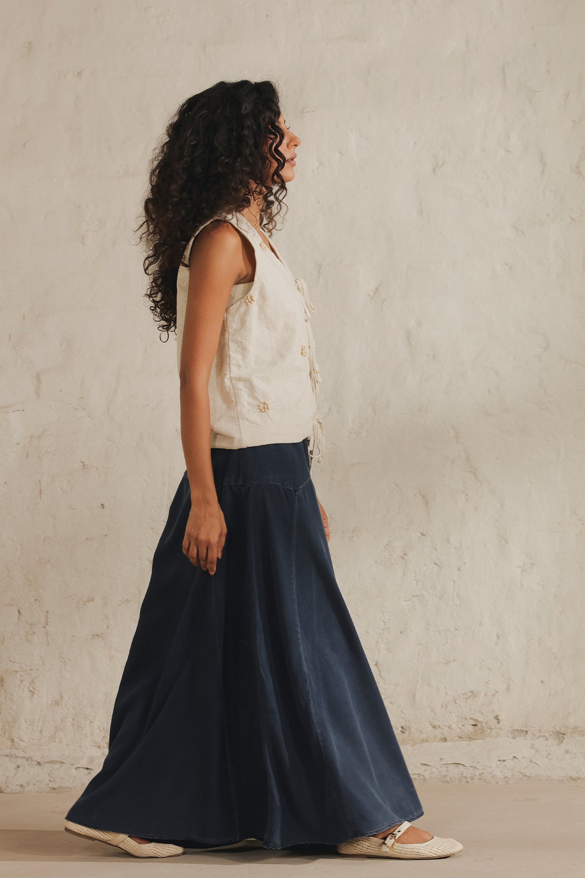 EMBROIDERED WAIST COAT (E1114/101/002)