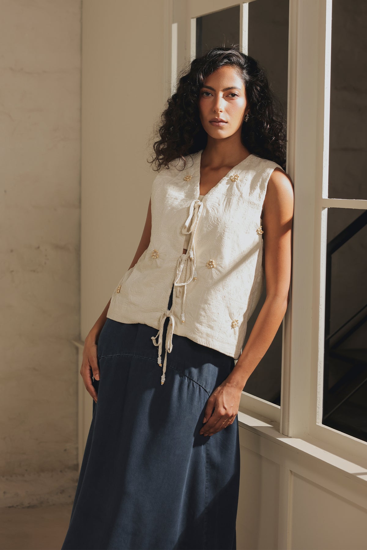 EMBROIDERED WAIST COAT (E1114/101/002)
