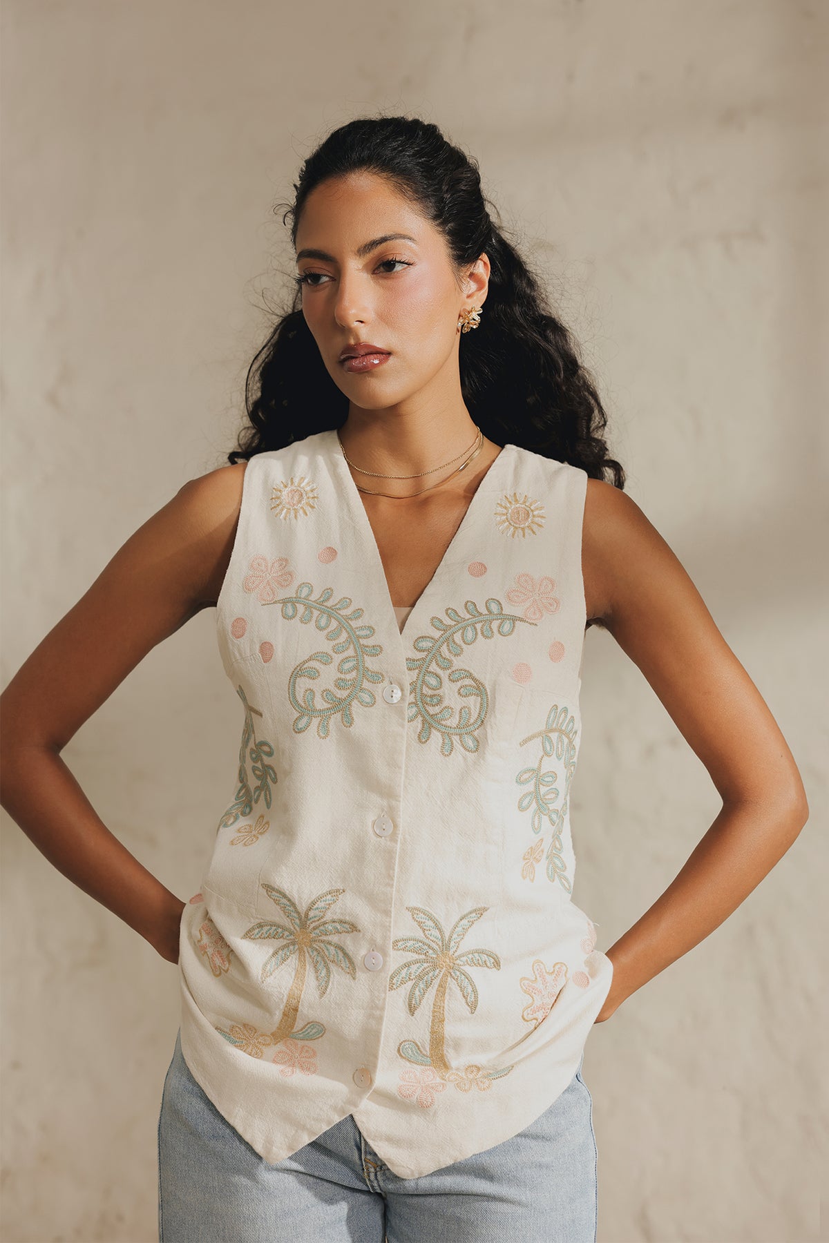 EMBROIDERED WAISTCOAT (E1137/101/006)