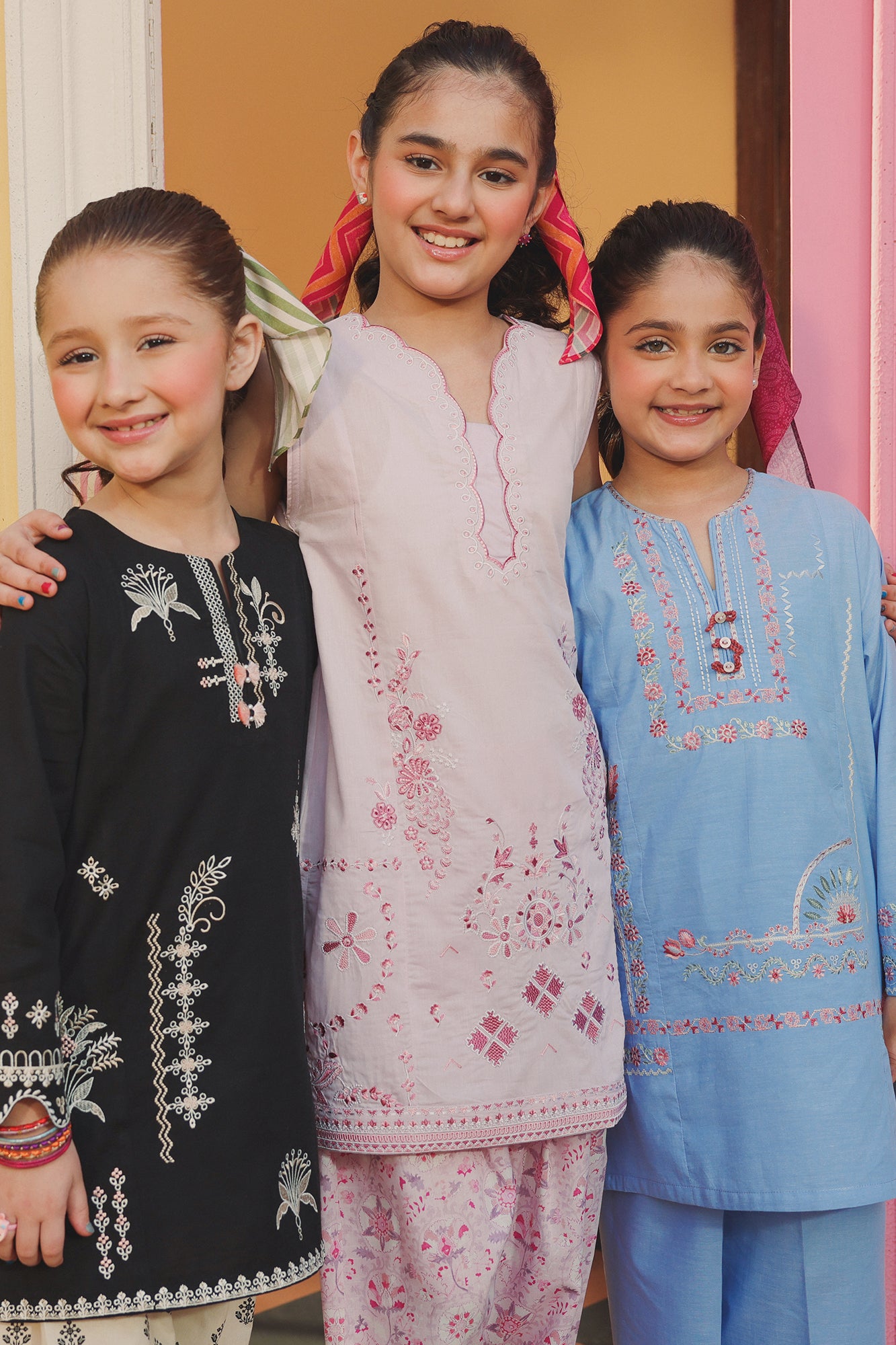 EMBROIDERED SUIT (E1508/402/633 E1508/302/633)