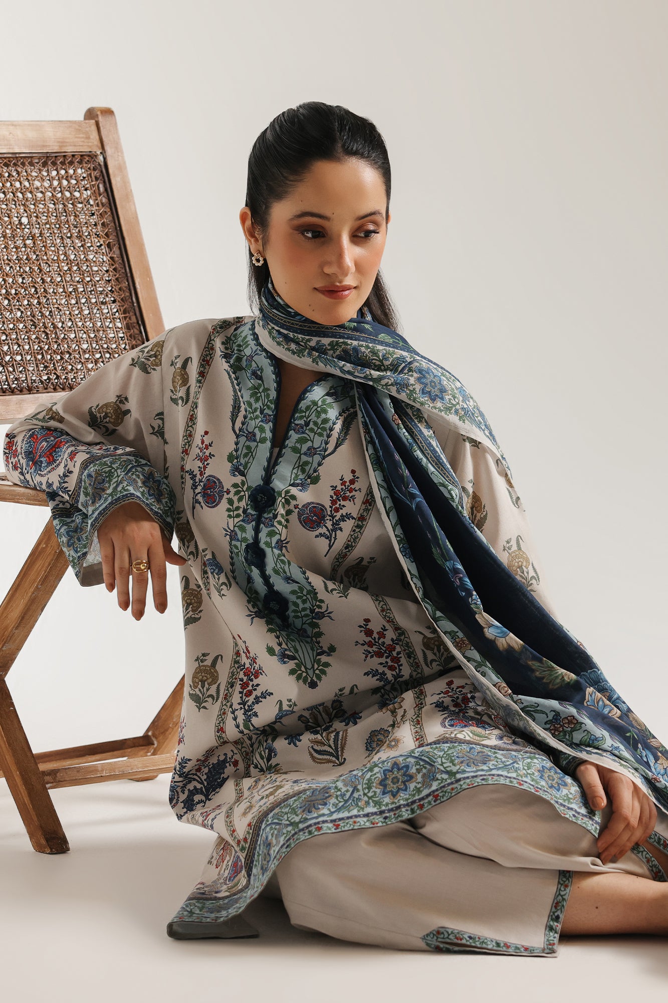 EMBROIDERED SUIT (E0877/202/006)