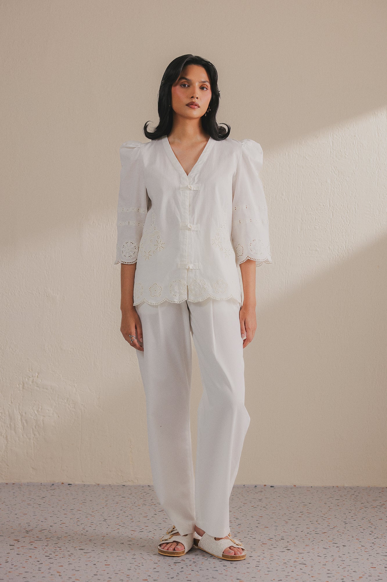 EMBROIDERED TOP (E1131/101/002)