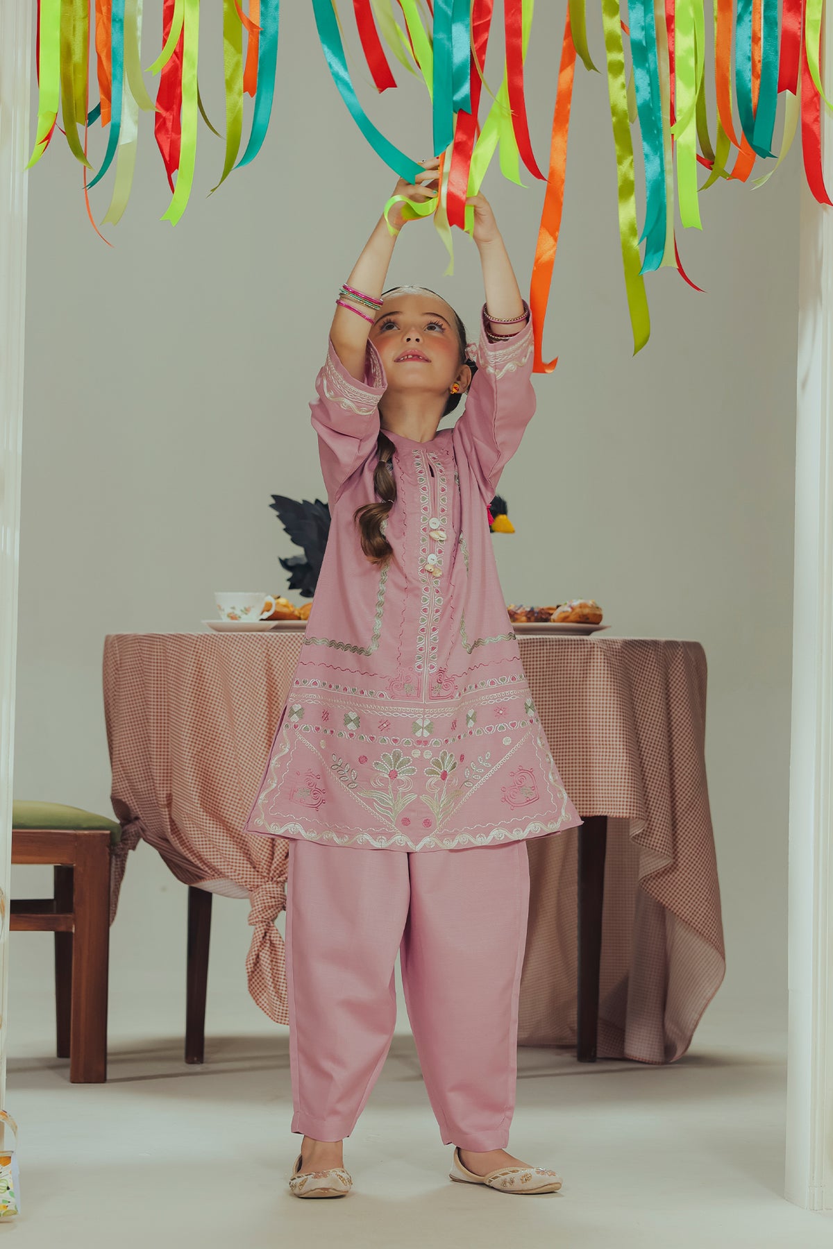 EMBROIDERED SUIT (E1891-402-424 E1891-302-424)
