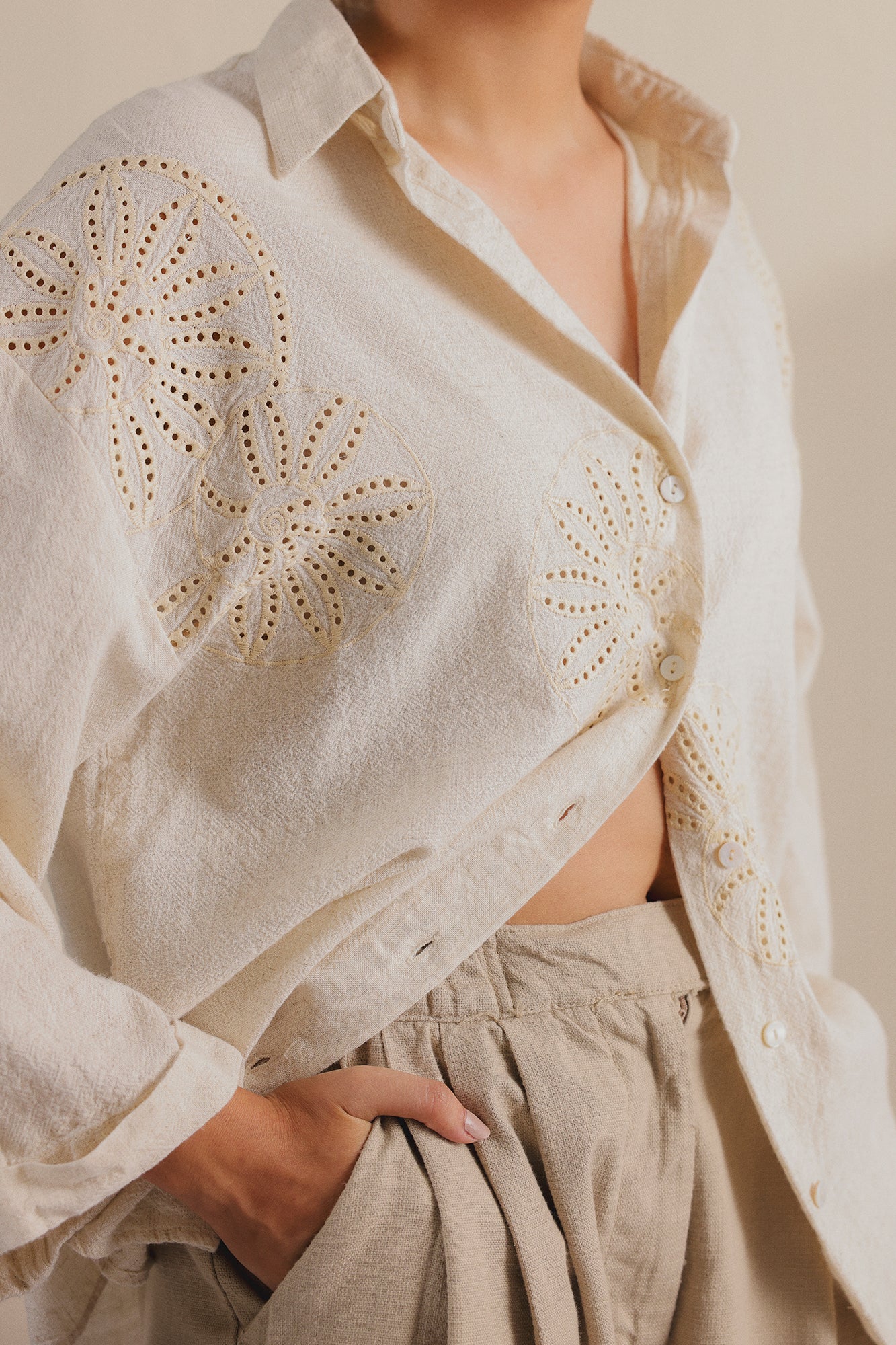 EMBROIDERED SHIRT (E3461/108/001)