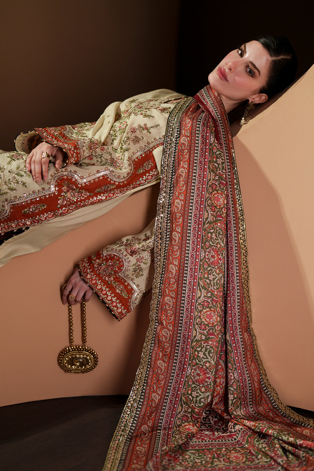 EMBROIDERED SUIT (E1137/104/005)