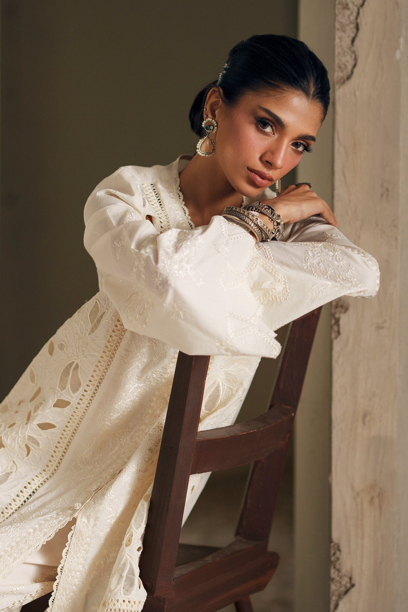 EMBROIDERED SUIT (E4363/103/003)