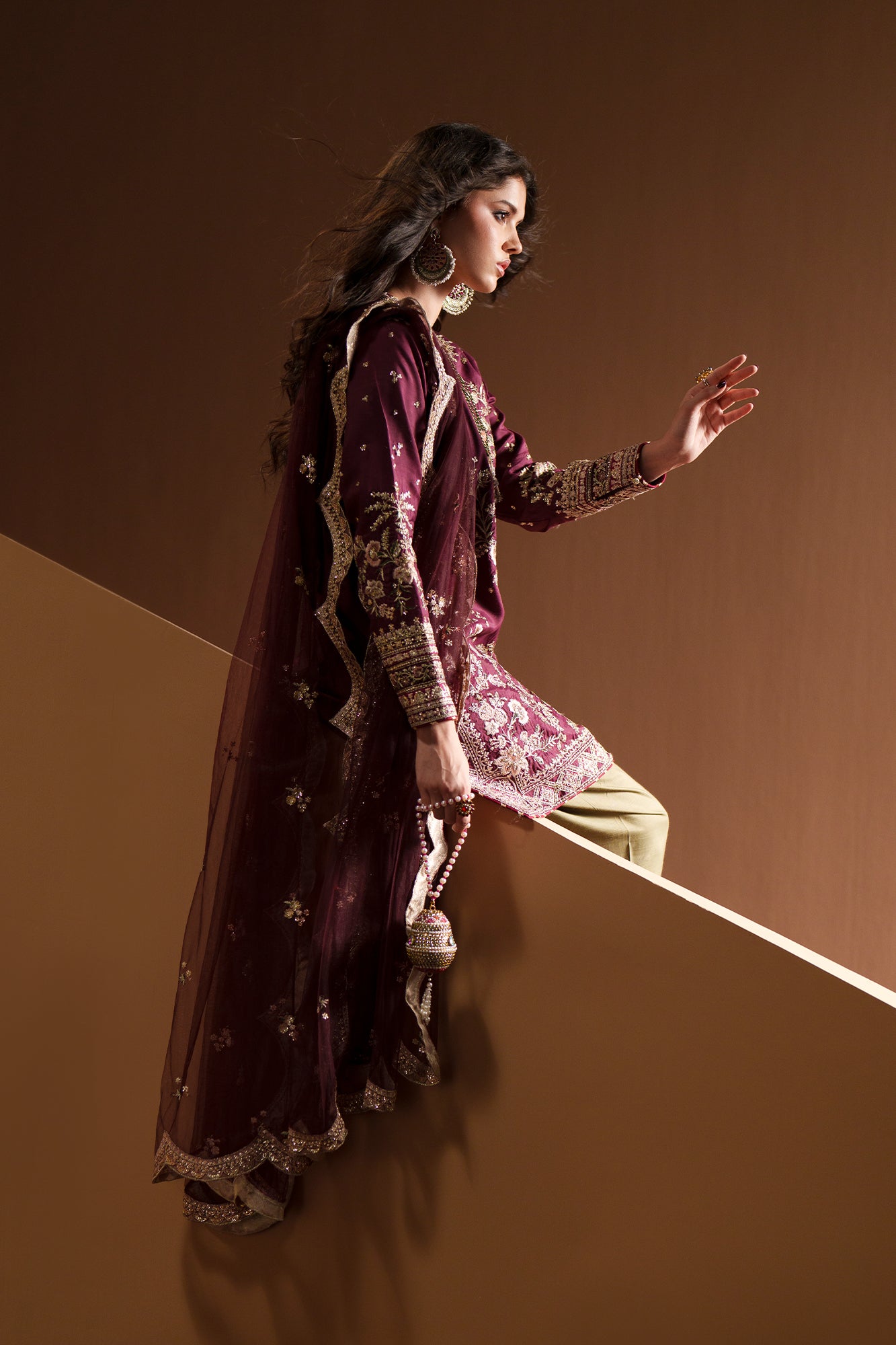 EMBROIDERED SUIT (E1217/104/520)