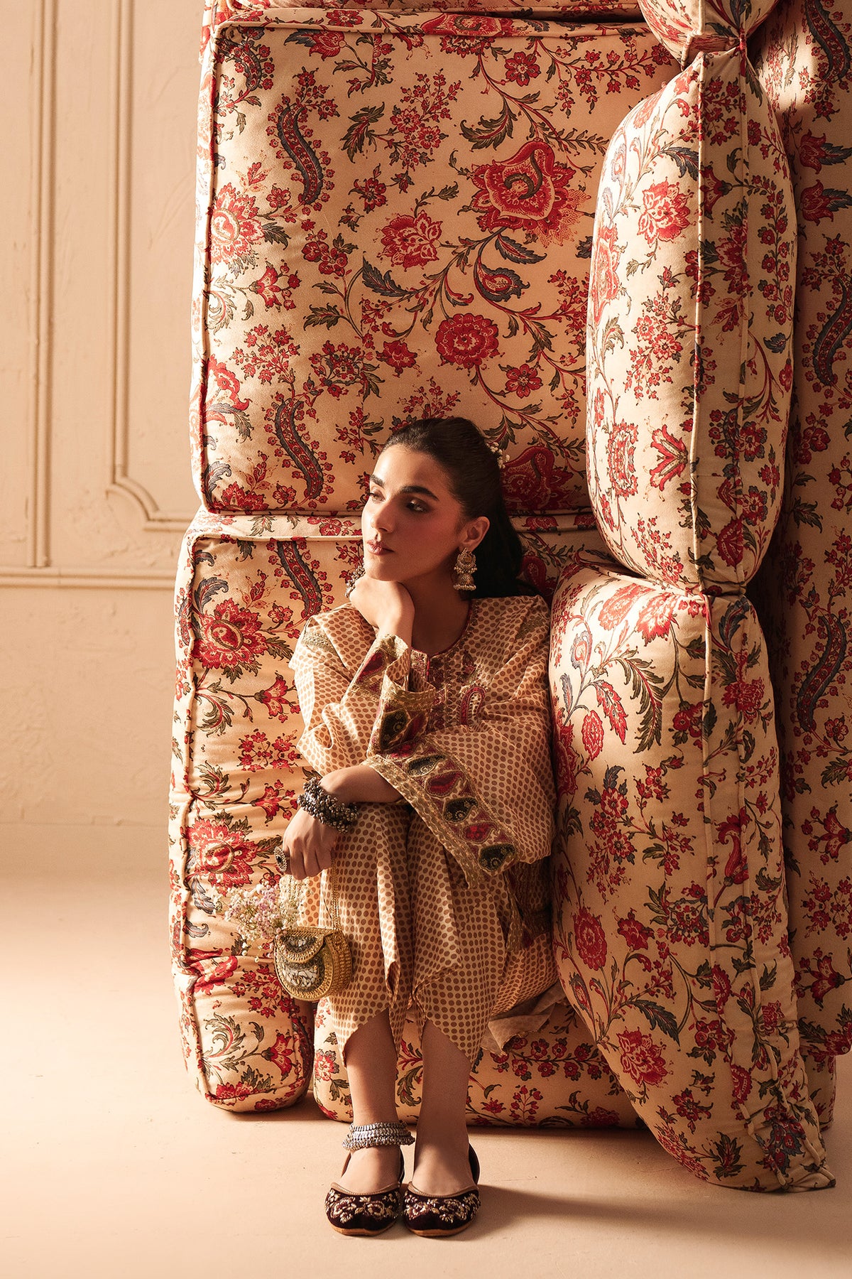 EMBROIDERED SUIT (E4796-103-226)