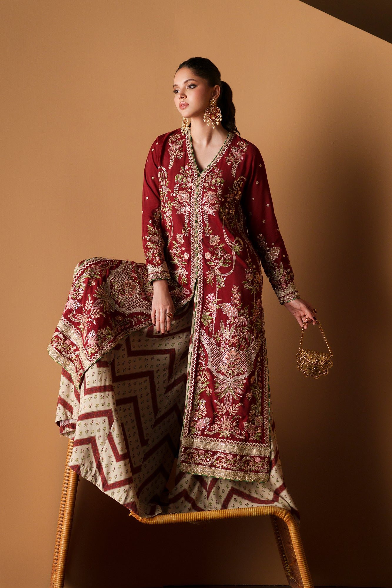 EMBROIDERED SUIT (E1212/104/306)