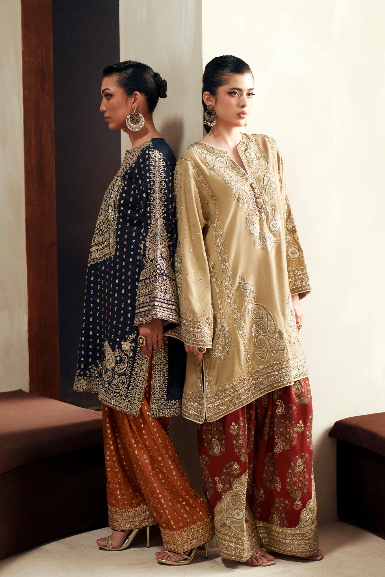EMBROIDERED SUIT (E1096/104/007)