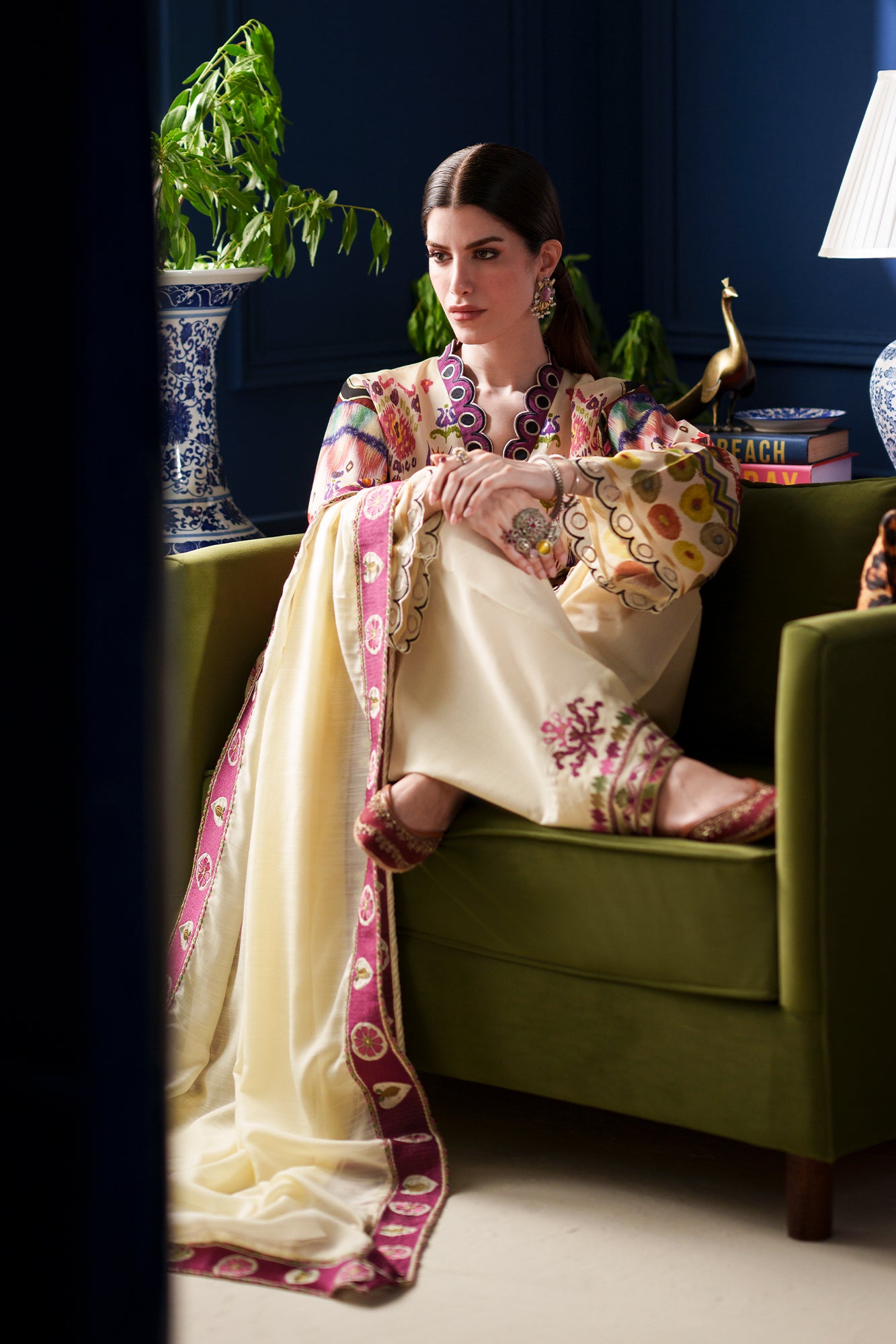 EMBROIDERED SUIT (E4484/103/115)