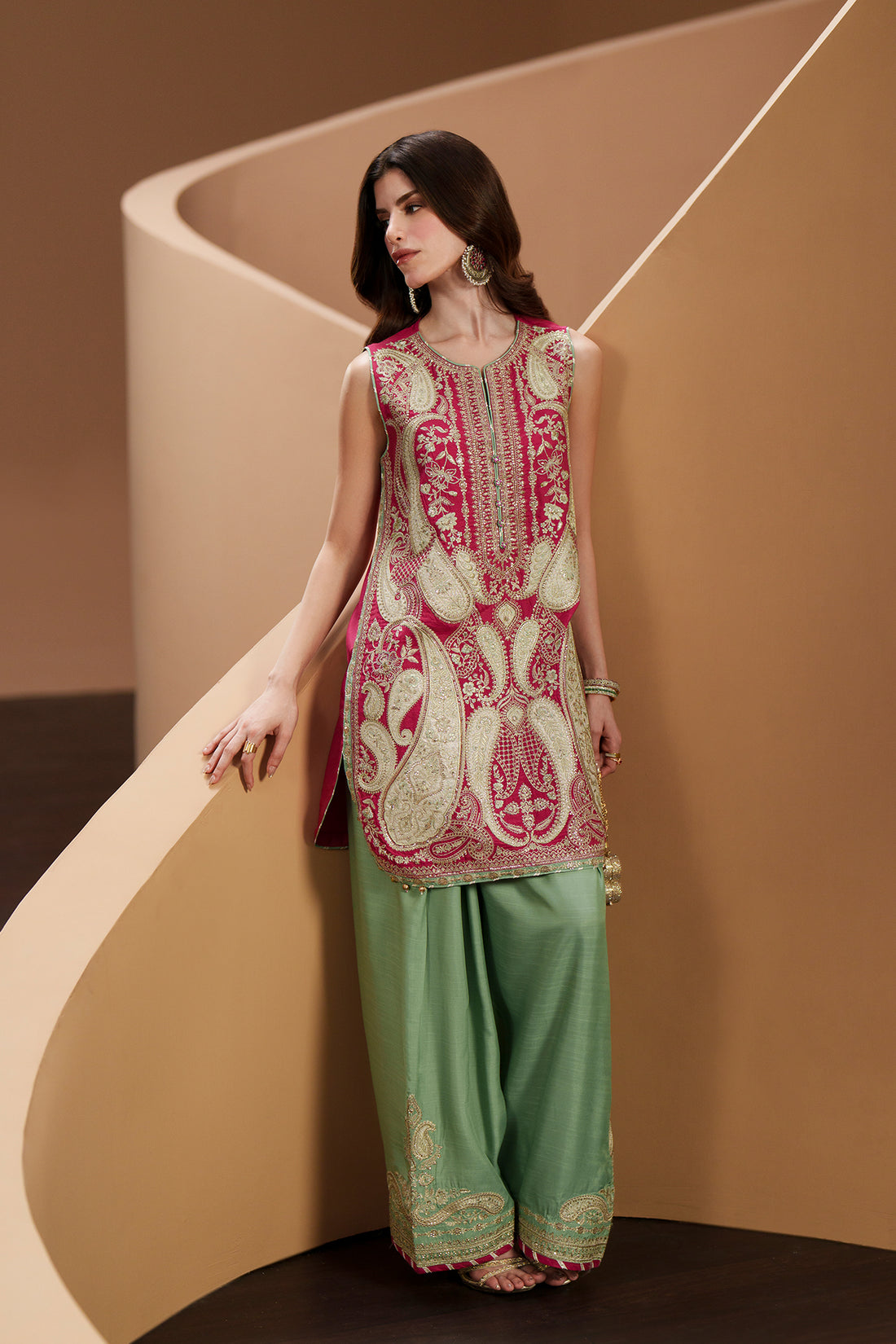 EMBROIDERED SUIT (E1211/104/405)