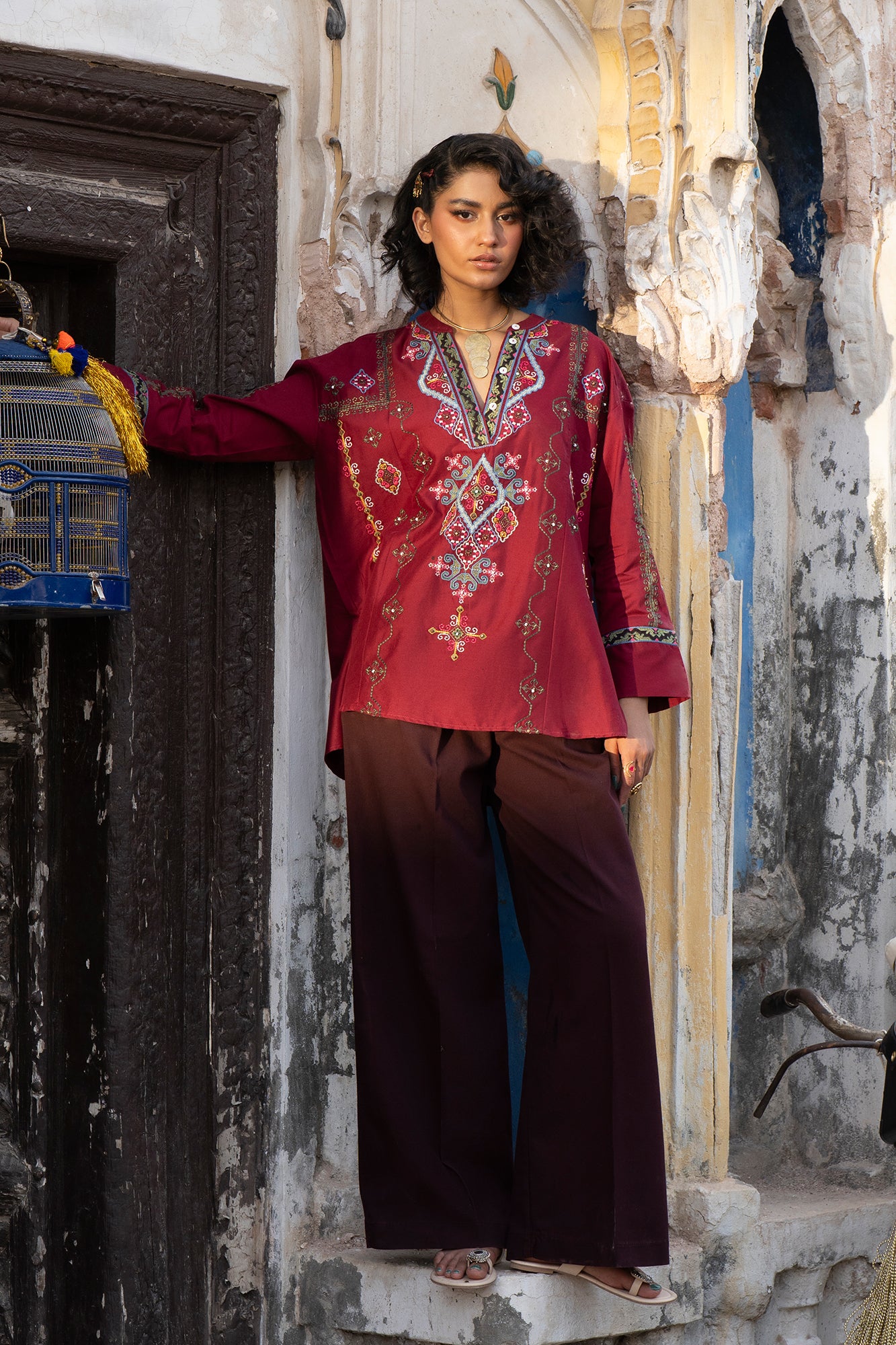 EMBROIDERED TOP (S2E0480/119/414)