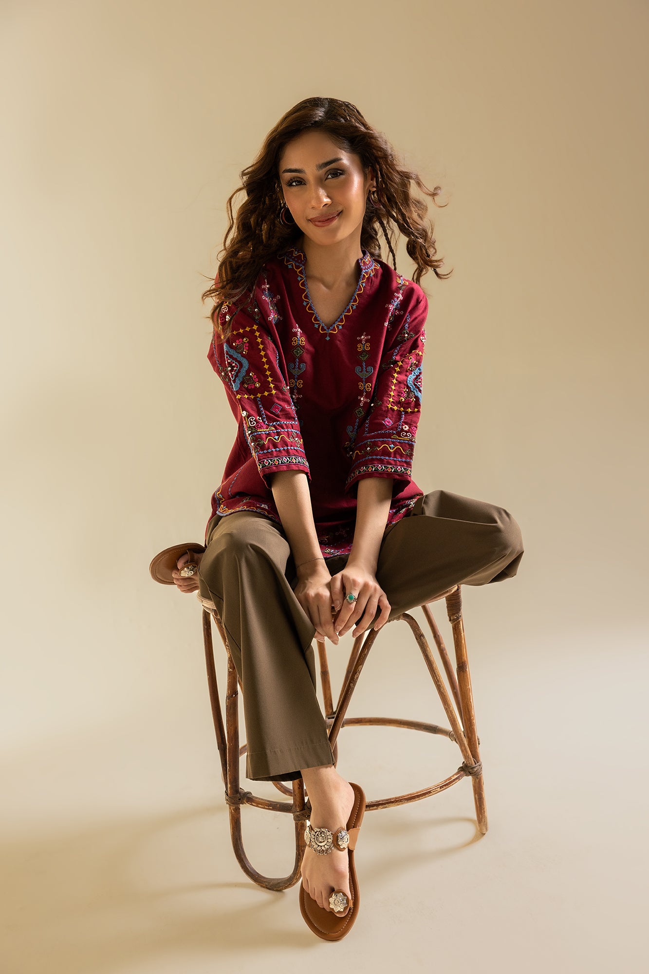 EMBROIDERED TOP (S2E0483/119/414)