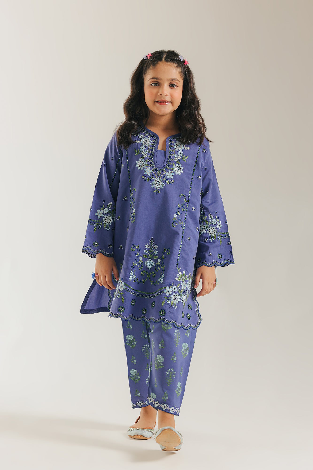 EMBROIDERED SUIT (E0857/404/626 E0857/304/626)