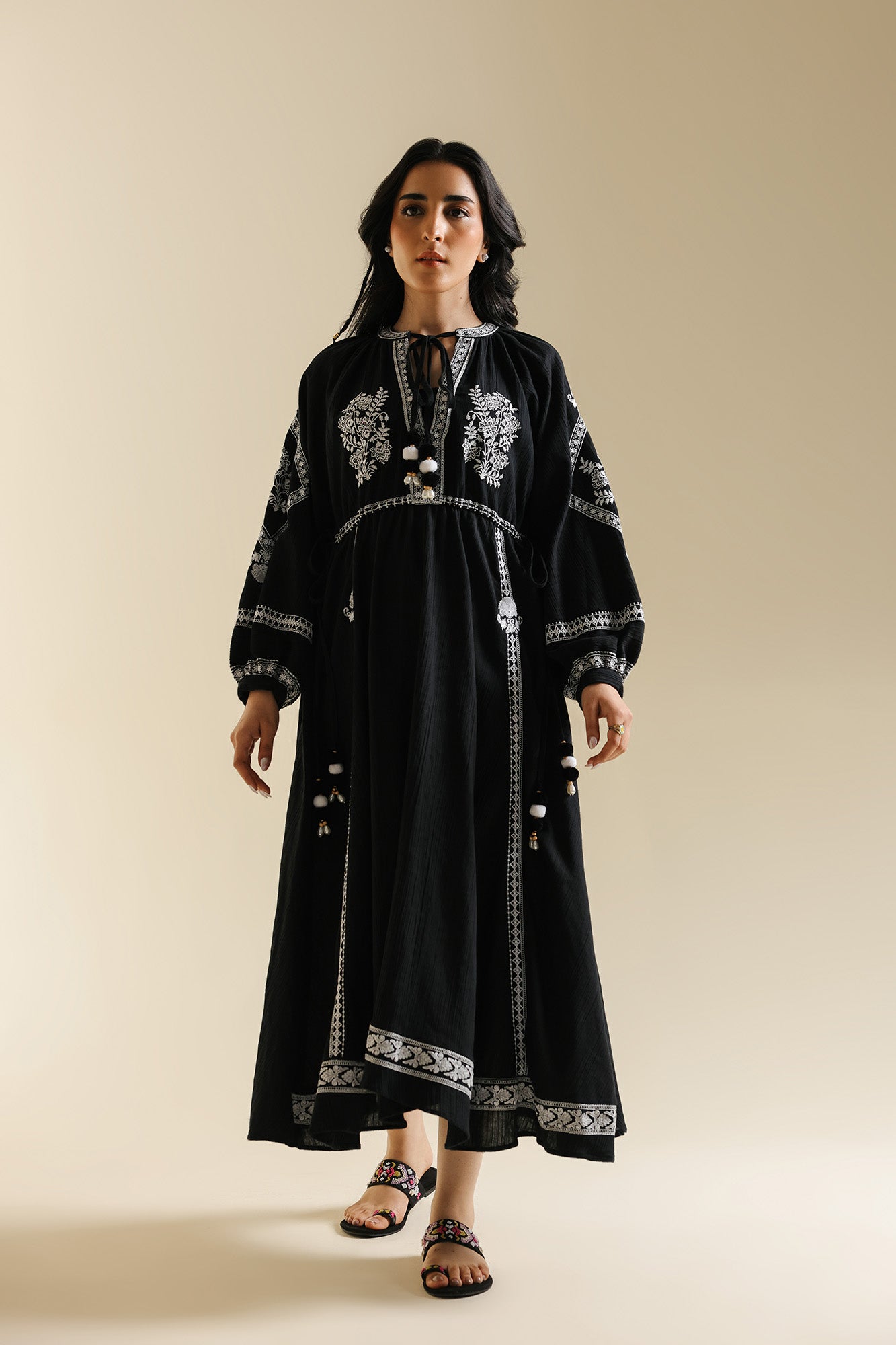 DRESS (S3E0506/119/902)