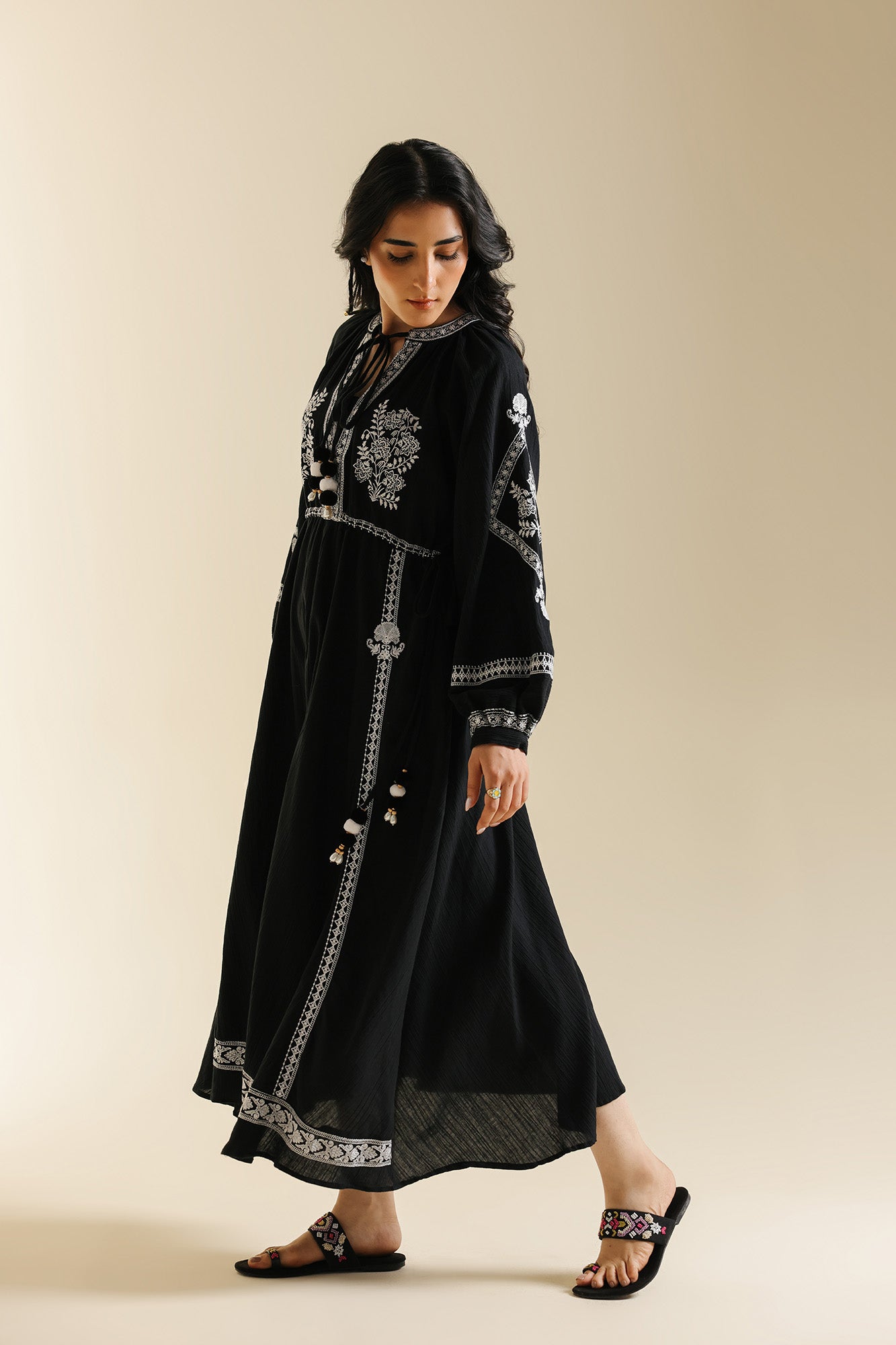 DRESS (S3E0506/119/902)