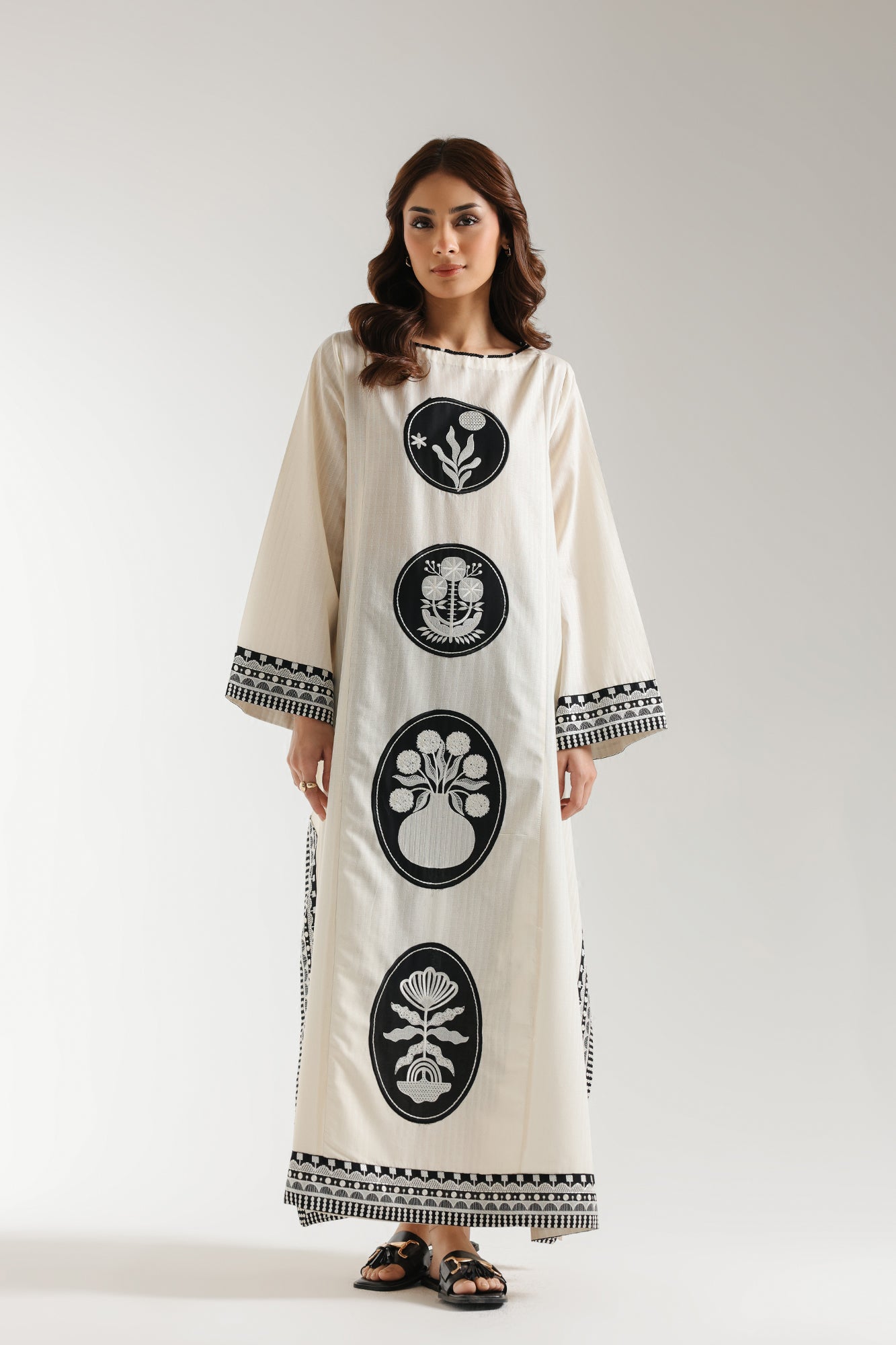 EMBROIDERED DRESS (S4E6364/102/002)